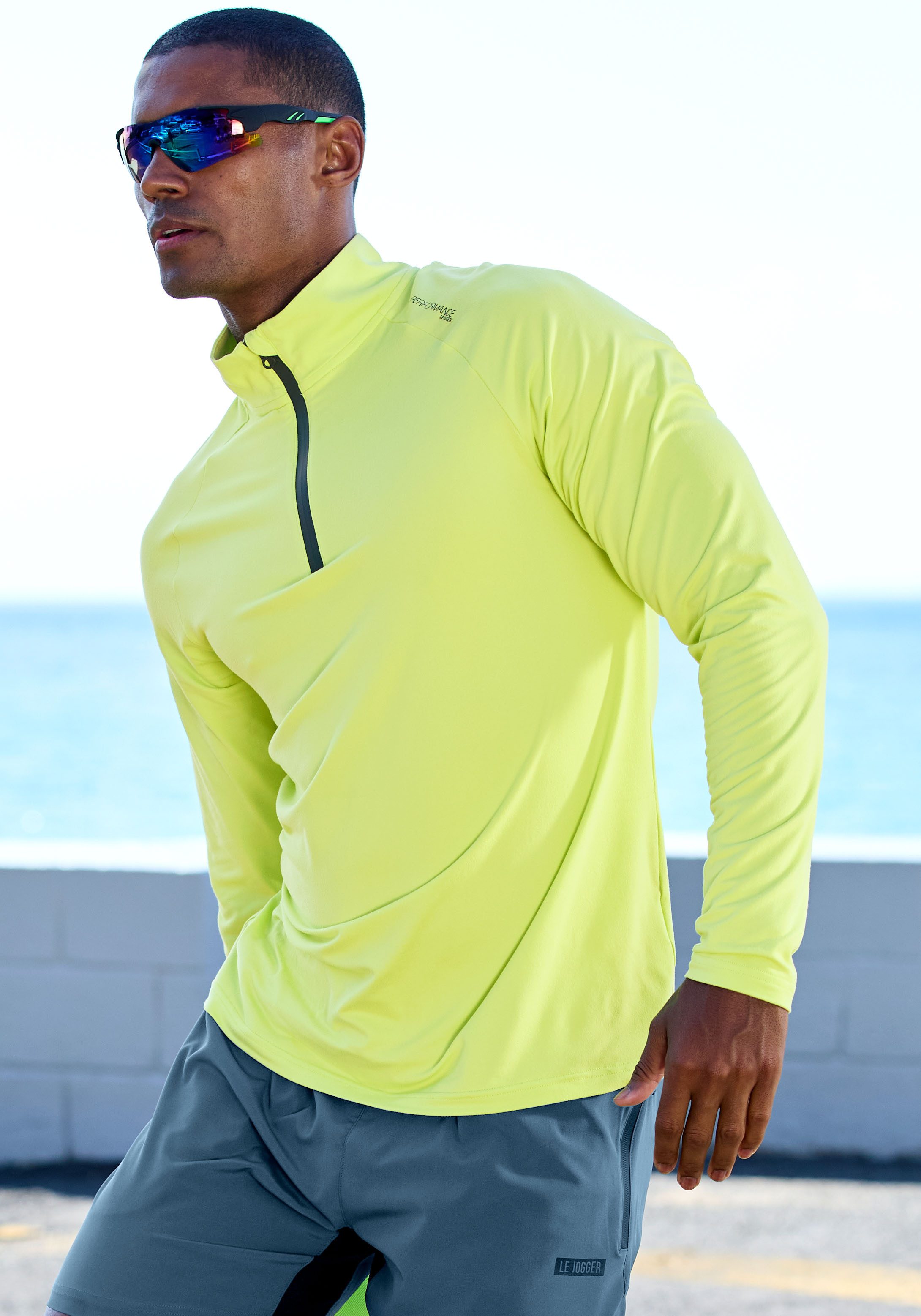 AUTHENTIC LE JOGGER Funktionsshirt mit Stehkragen und Reißverschluss