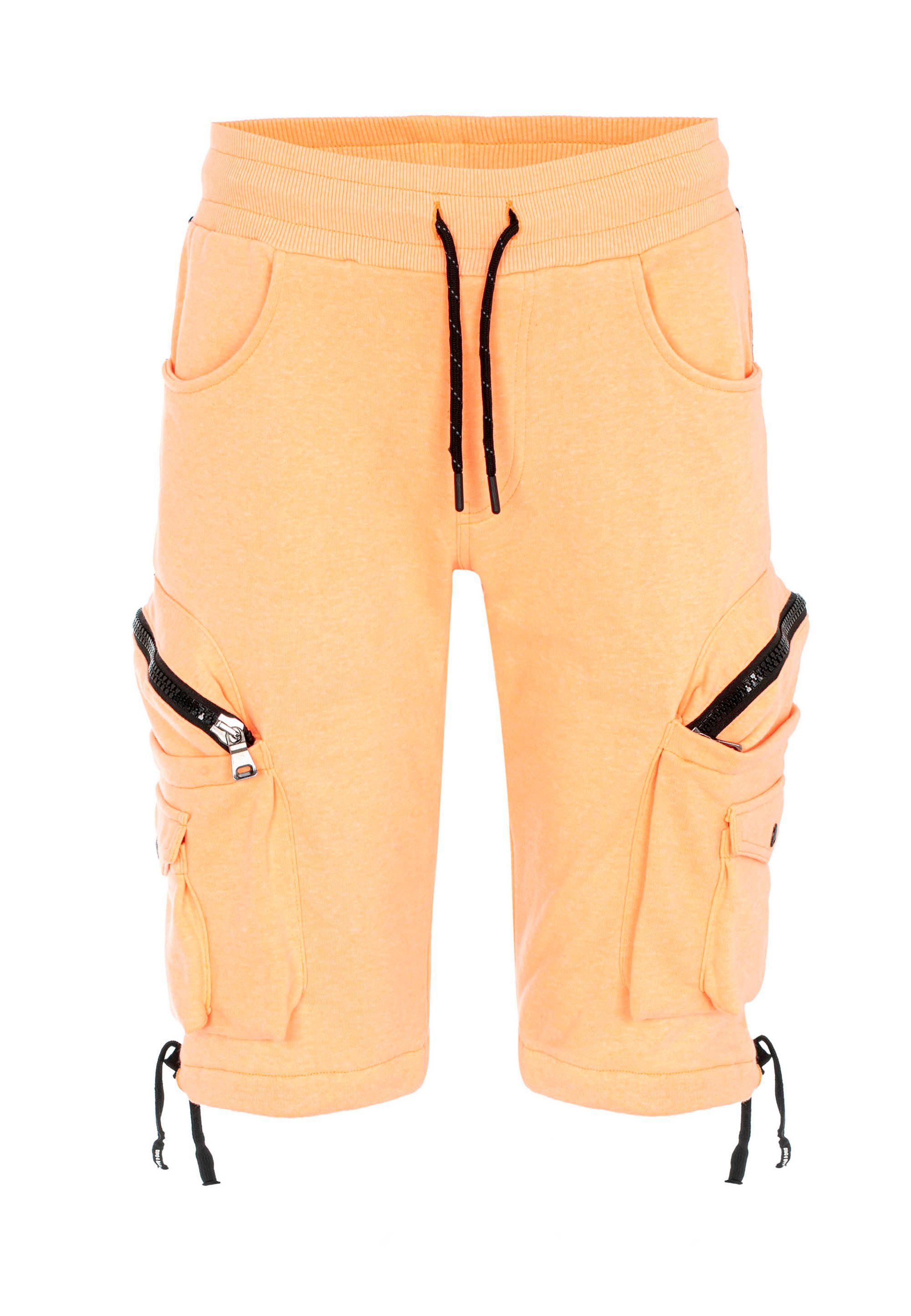 Baxx in Look orange CK225 Cipo Shorts & sportlichem