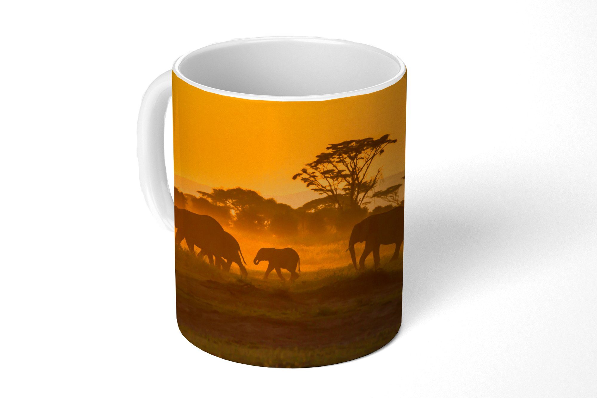 Sonnenaufgang, Keramik, MuchoWow Elefantenherde bei Geschenk Kaffeetassen, Teetasse, Becher, Teetasse, Tasse