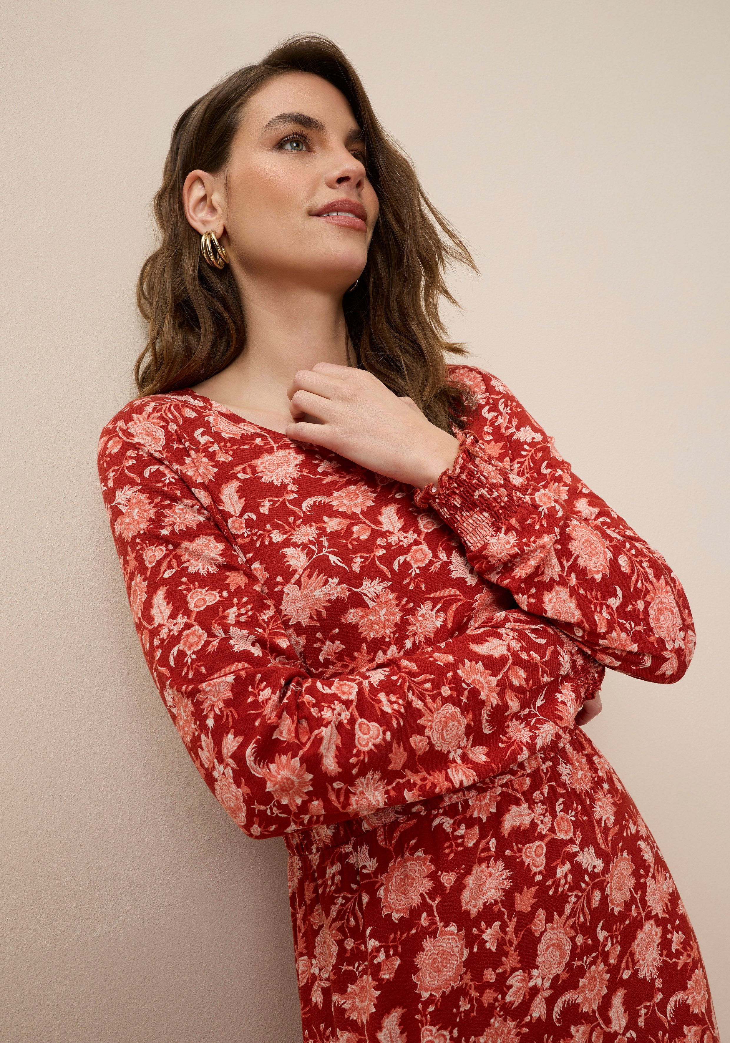 Tamaris Maxikleid aus Jersey-Material, für Casualmode und Herbstmode, feminin. € 54,99, (€ 54,99 pro 1 Stk).