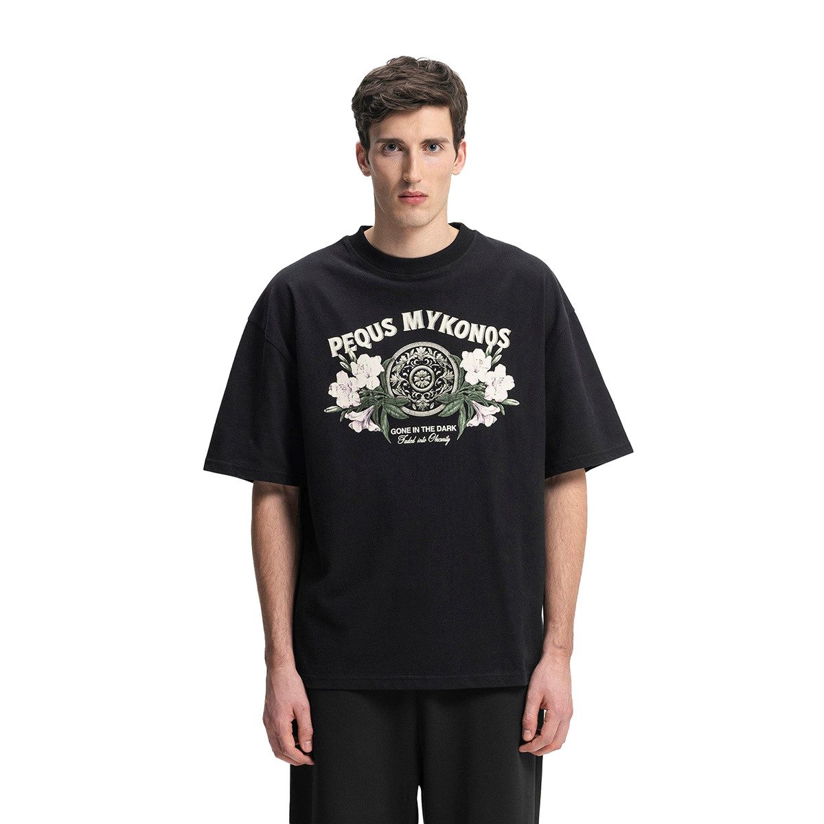 PEQUS T-Shirt Floral Emblem Graphic