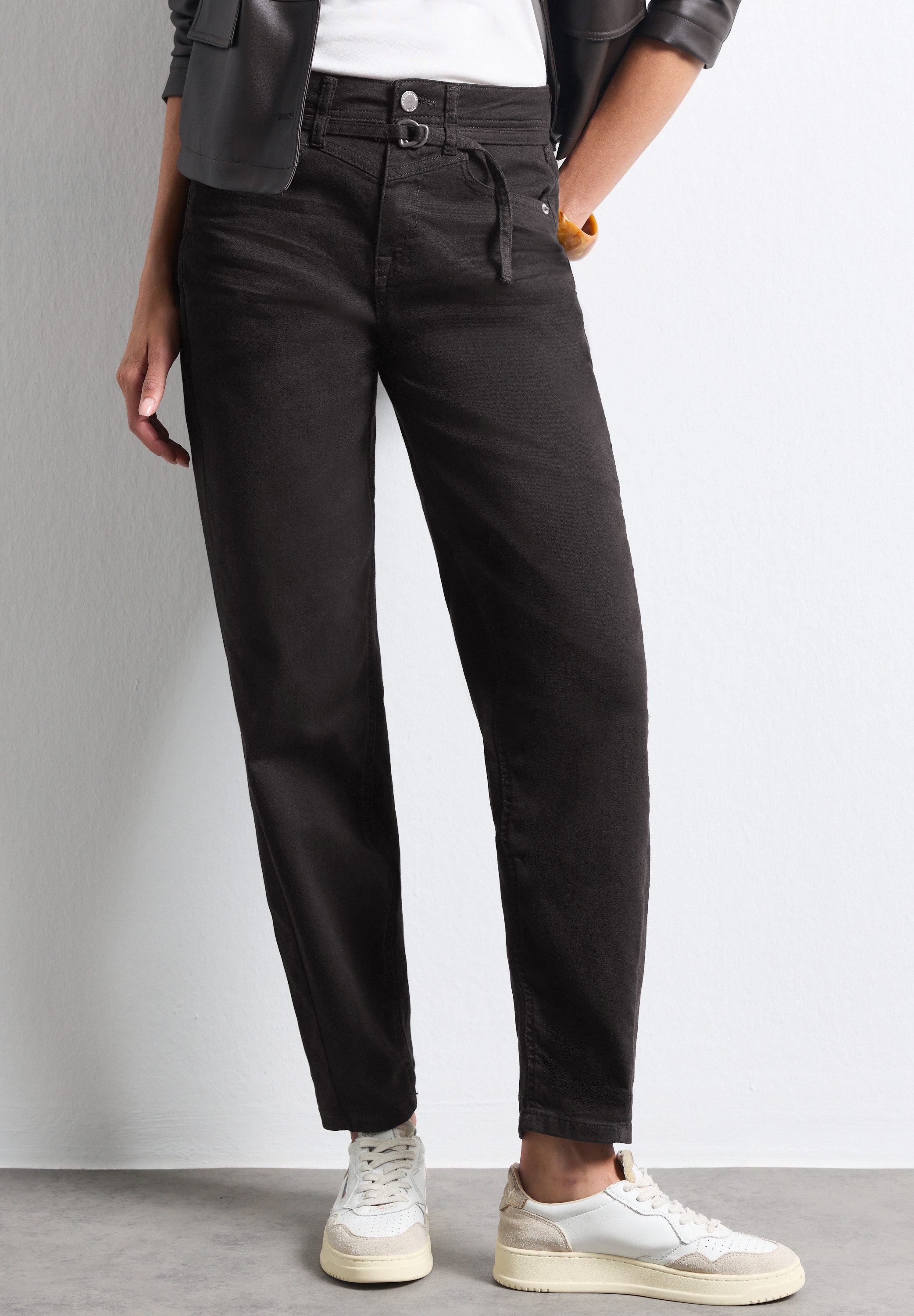 STREET ONE Loose-fit-Jeans Style Karlie mit Barrel Legs / Stretch / Bindegürtel