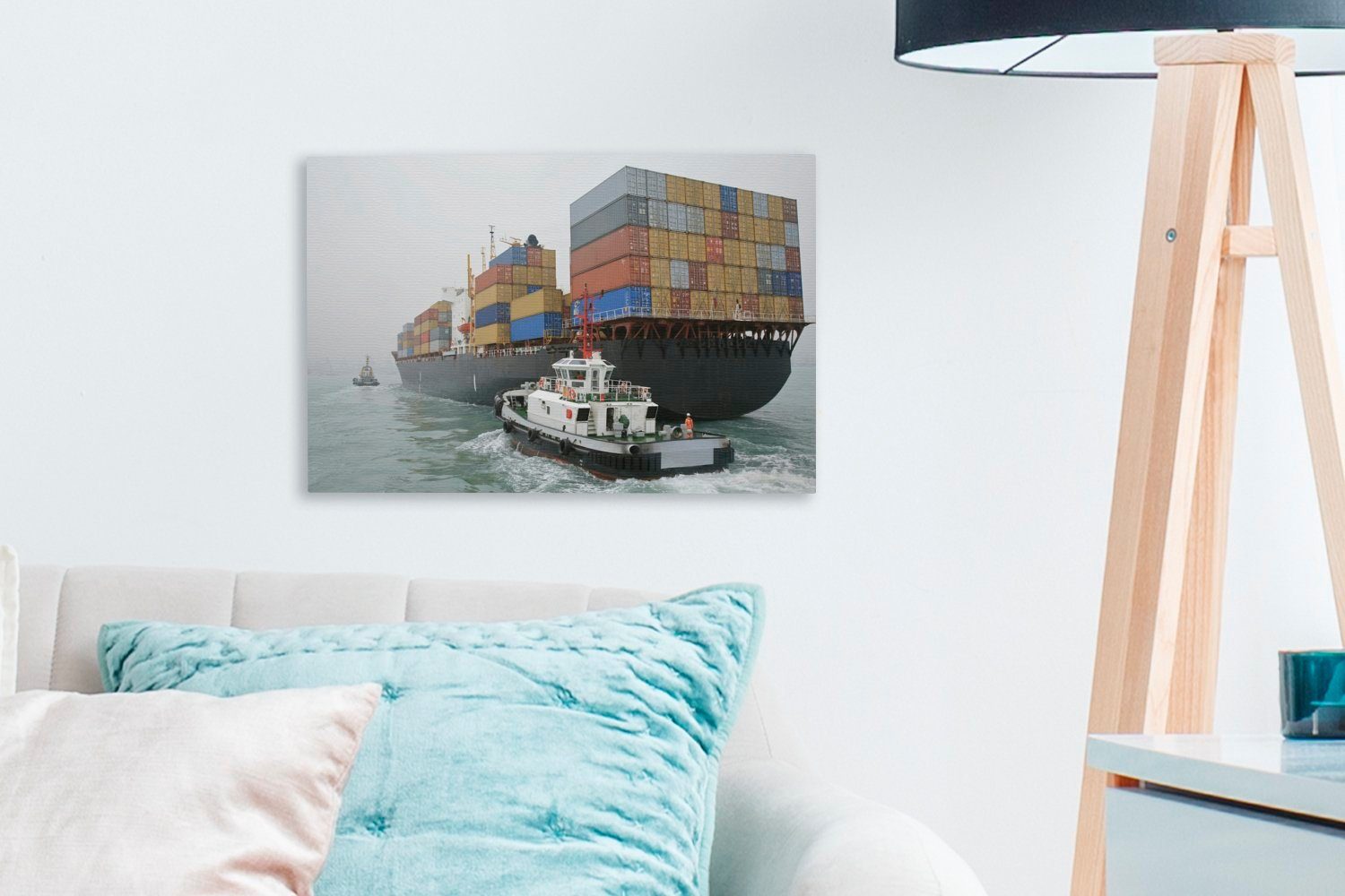 OneMillionCanvasses® her, Wandbild fährt einem Leinwandbilder, cm St), 30x20 Containerschiff Aufhängefertig, Schlepper (1 Leinwandbild Wanddeko, neben