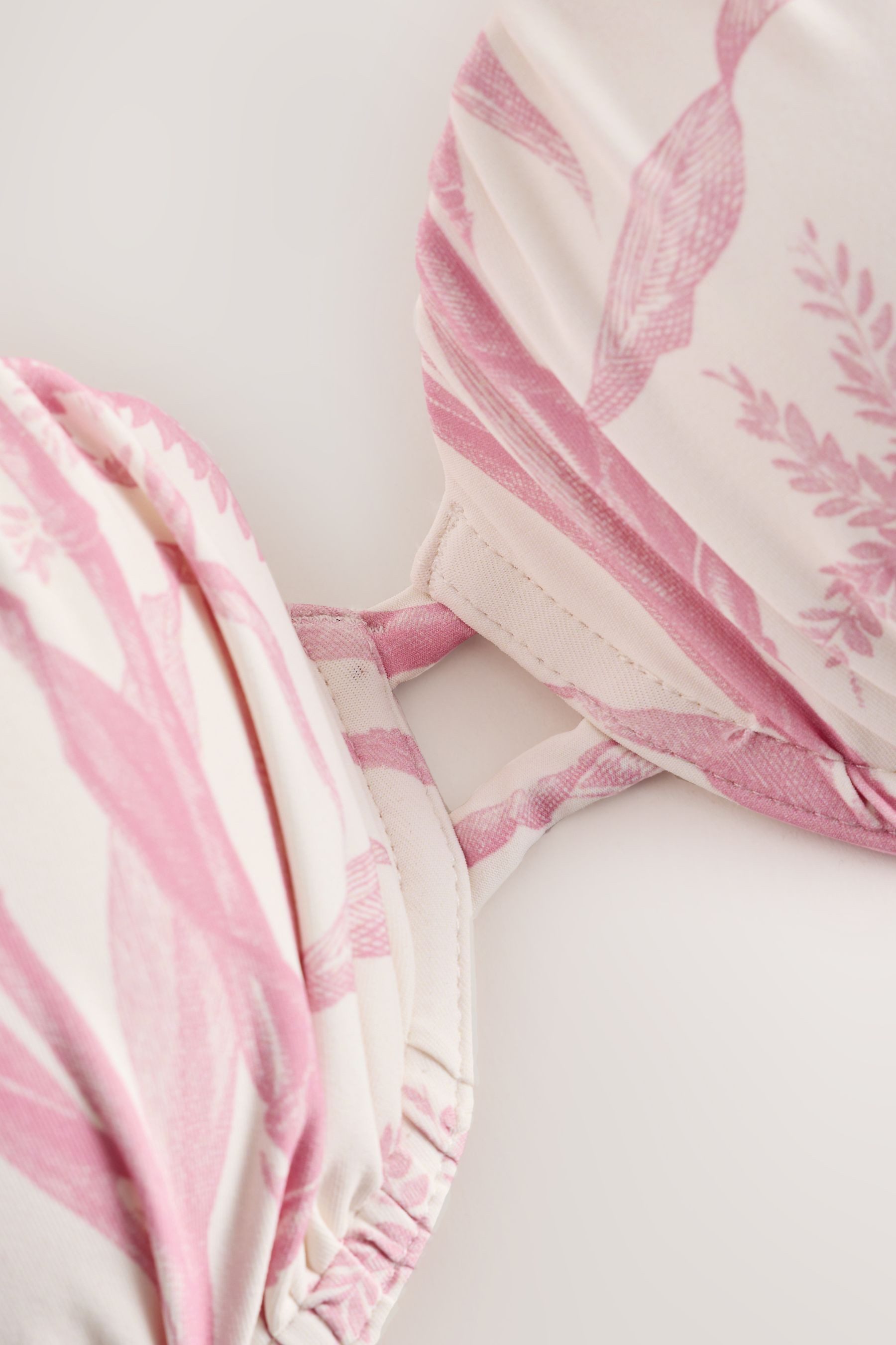 Next Bügel-Bikini-Top Gepolstertes Bikinitop mit Bügeln und Neckholder (1-St)