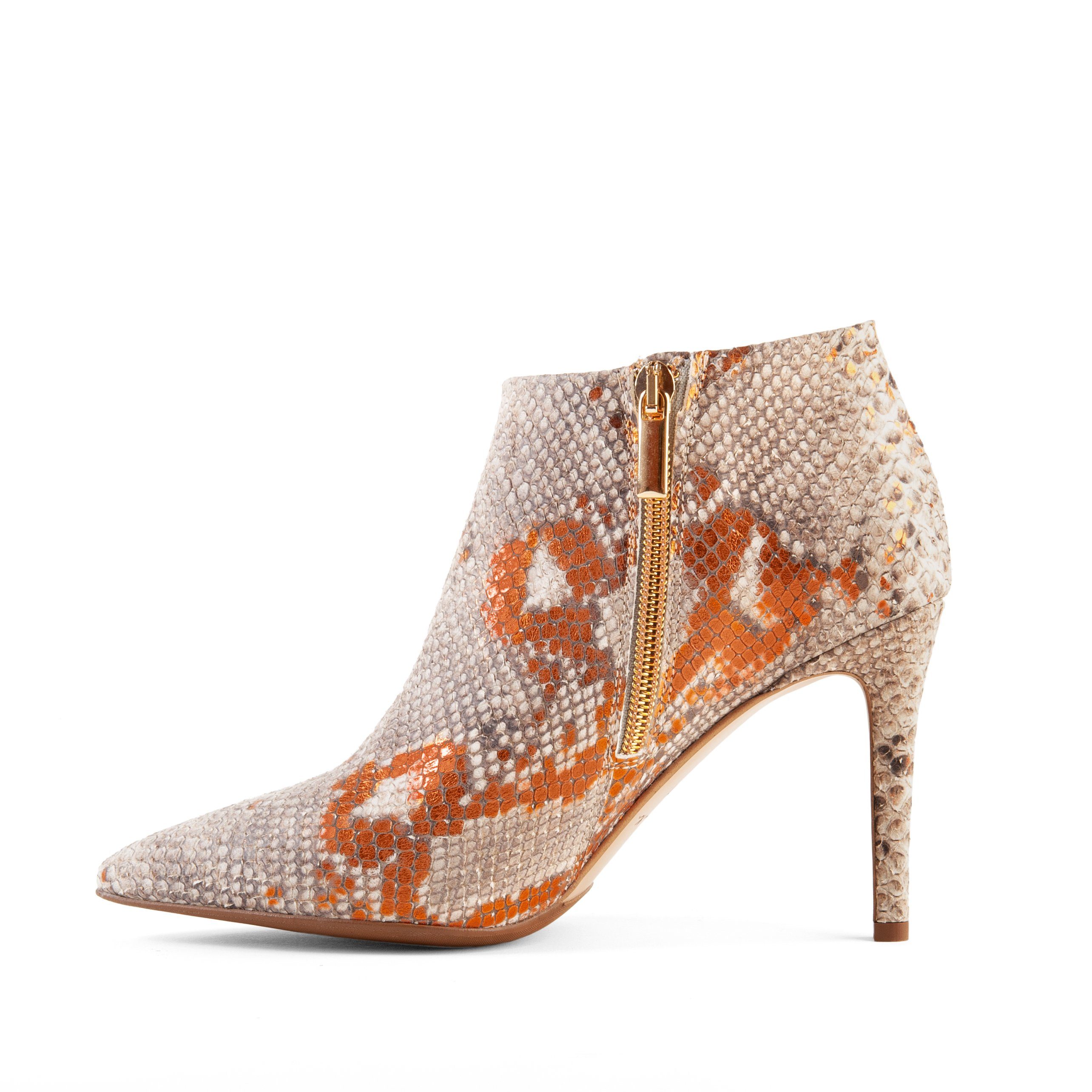 GosiaK. "Goldie" High-Heel-Stiefelette ein absoluter Hingucker