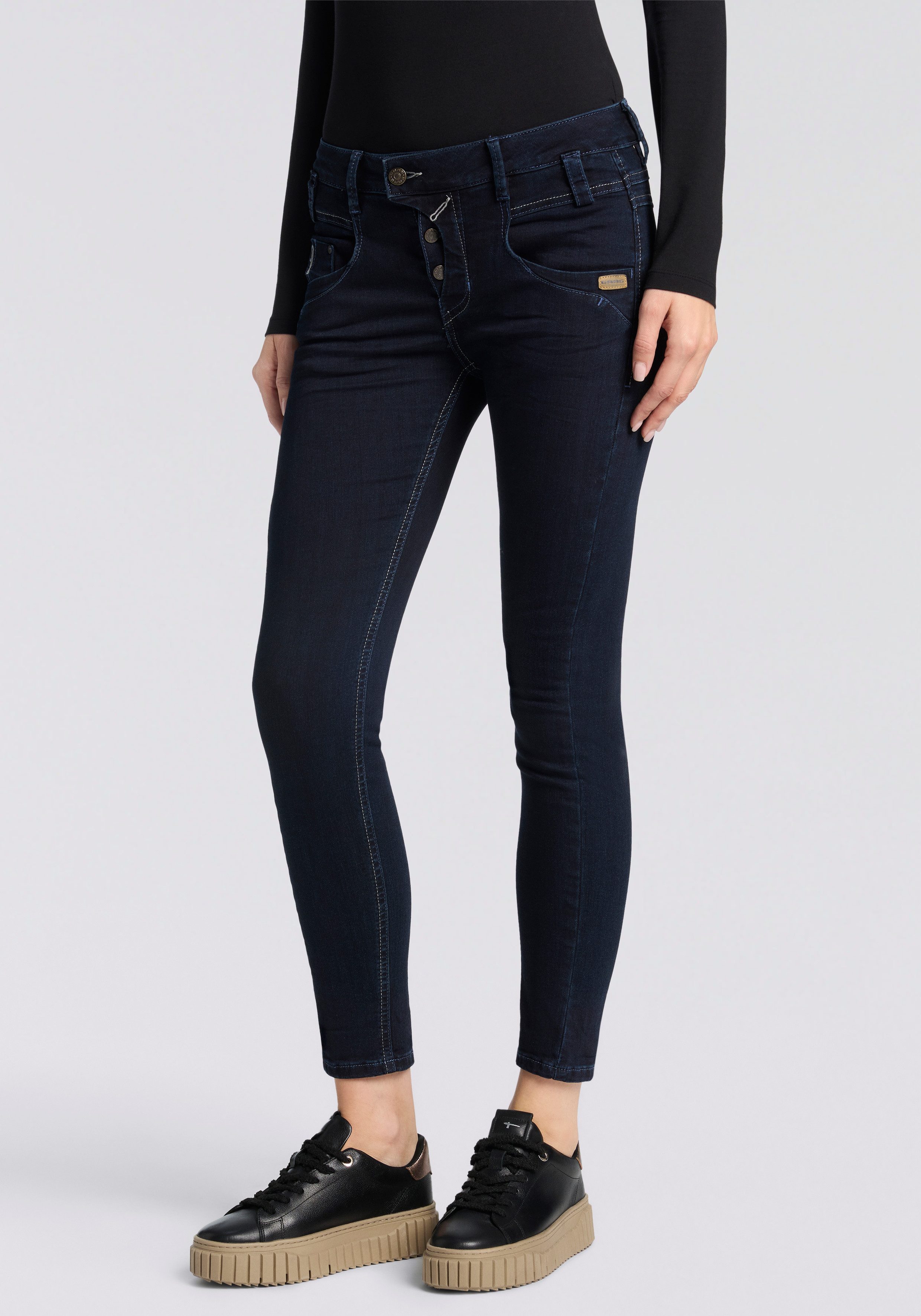 GANG Slim-fit-Jeans 94MARGE mit besonderem 4-Knopf-Verschluss – Bild 2 von 5