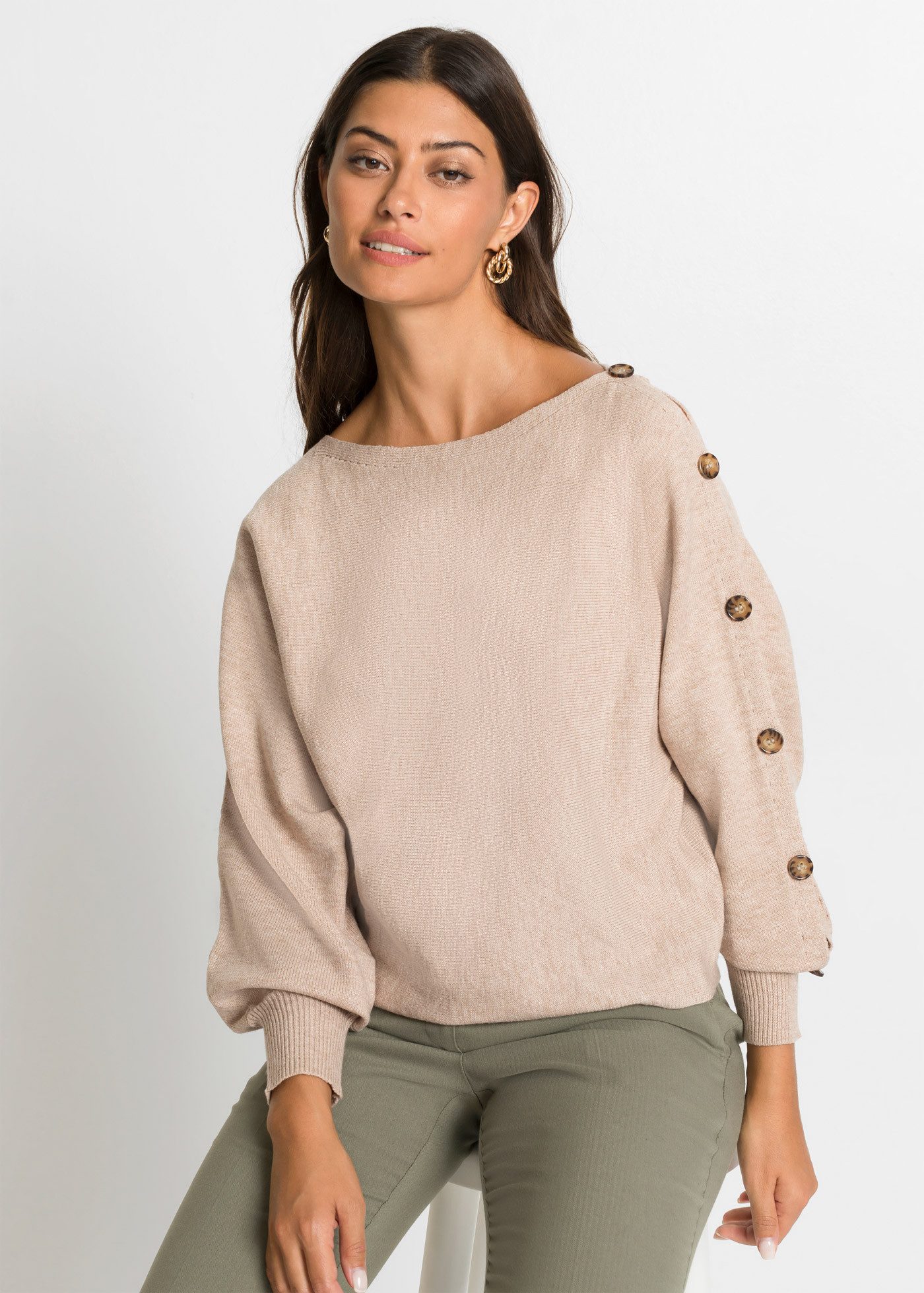bonprix Strickpullover in bequemer Boxy-Passform, mit Fledermausärmeln, Zierknöpfe