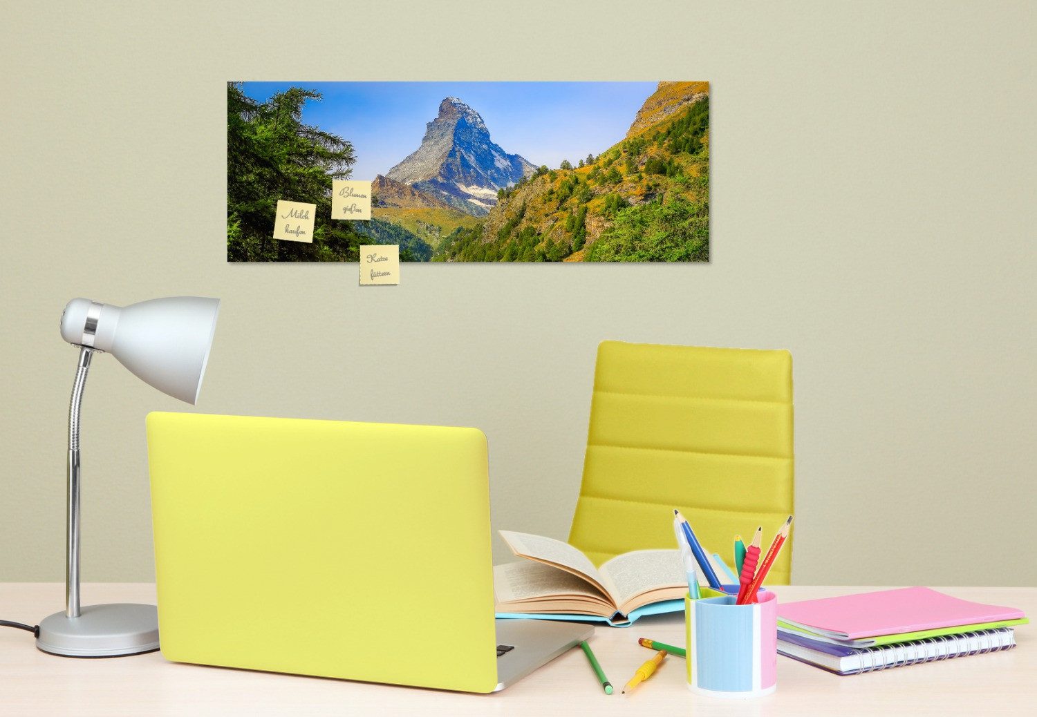 Wallario Memoboard Gipfel über grünem Tal