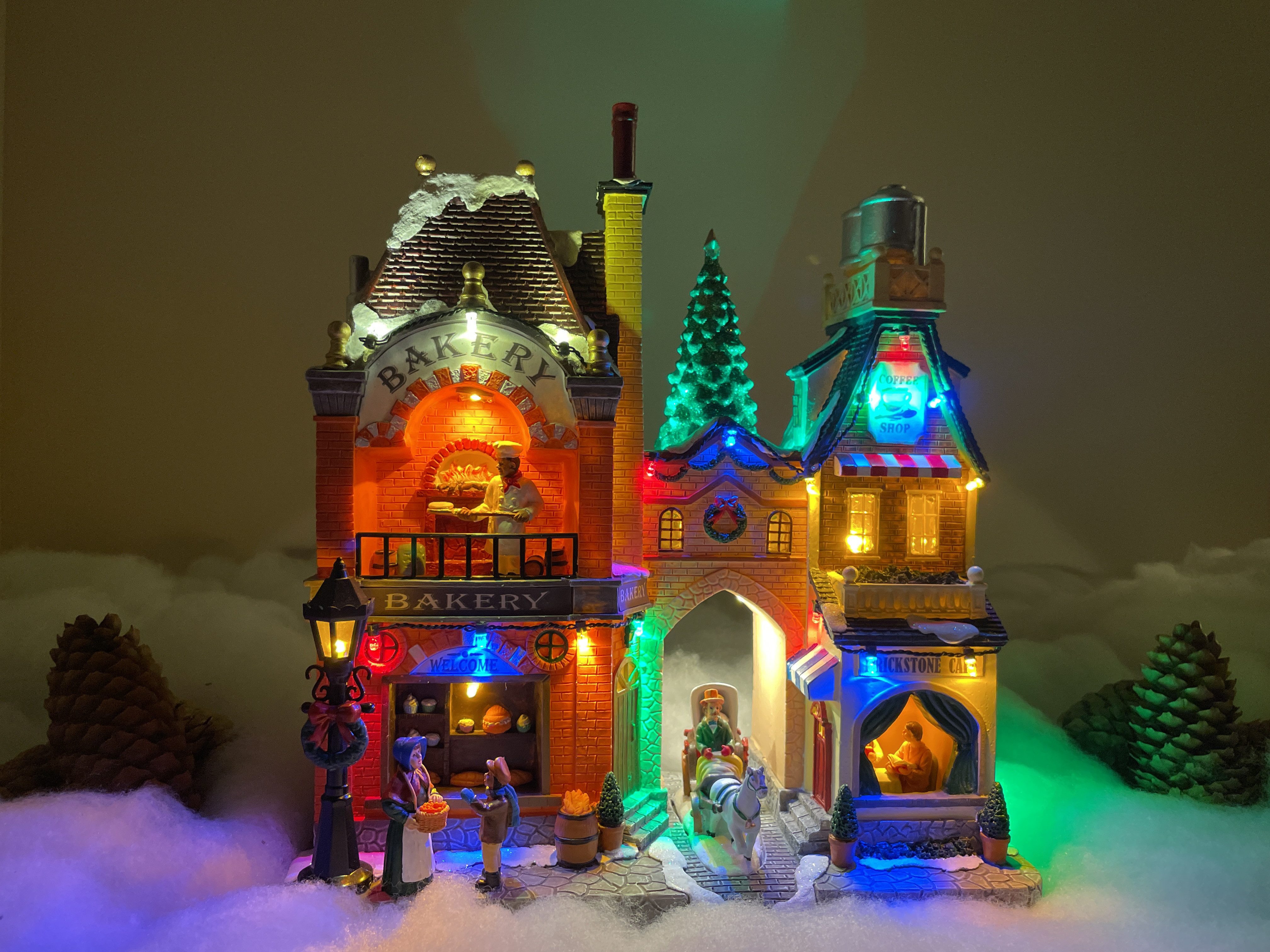 e4fun Dekofigur Weihnachtsdorf: Bakery mit LED, günstig online kaufen