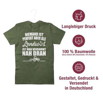 Shirtracer T-Shirt Niemand ist perfekt - Landwirt Landwirt Geschenk Bauer