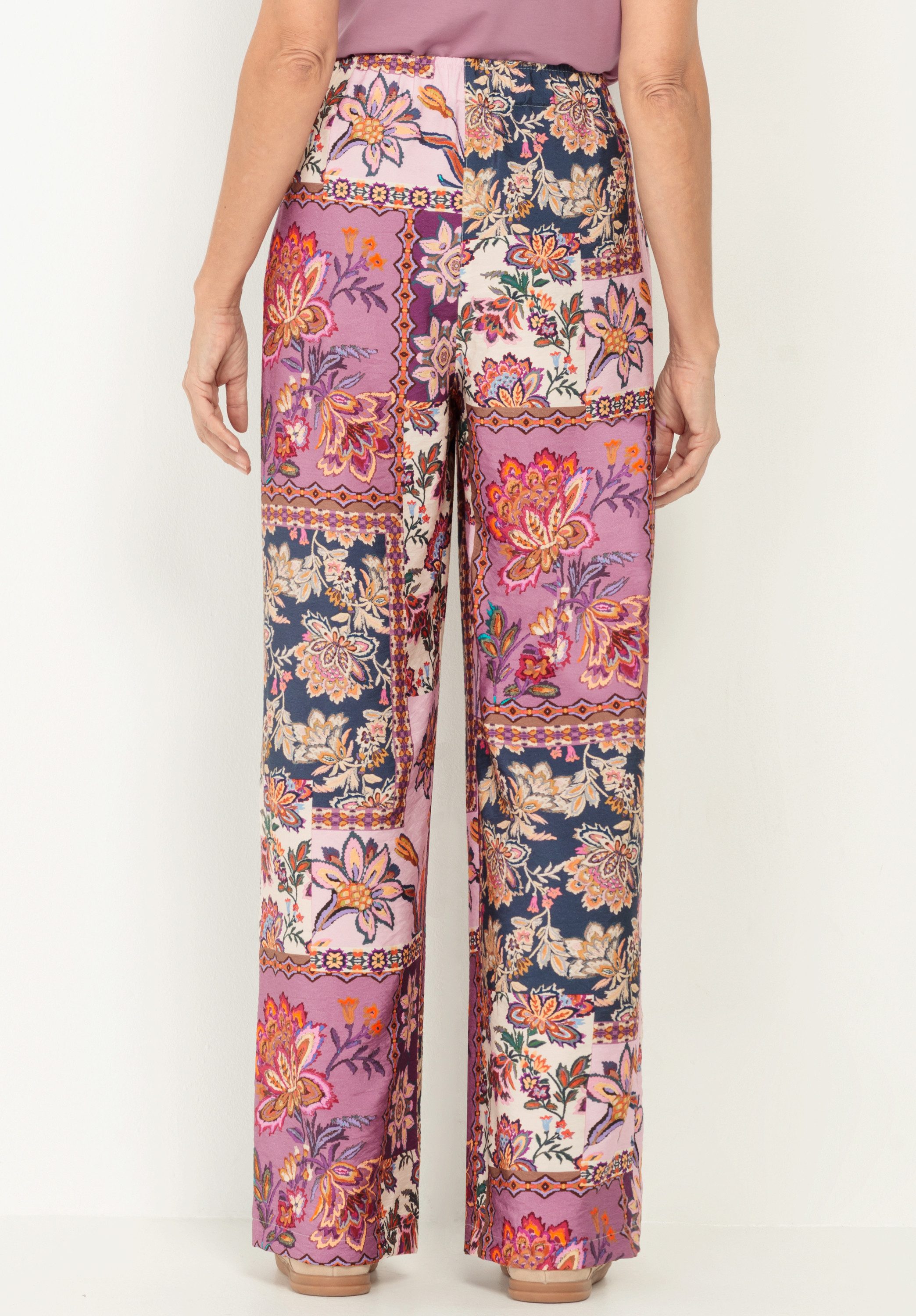 bianca Schlupfhose PARIGI in angesagtem Patch-Print