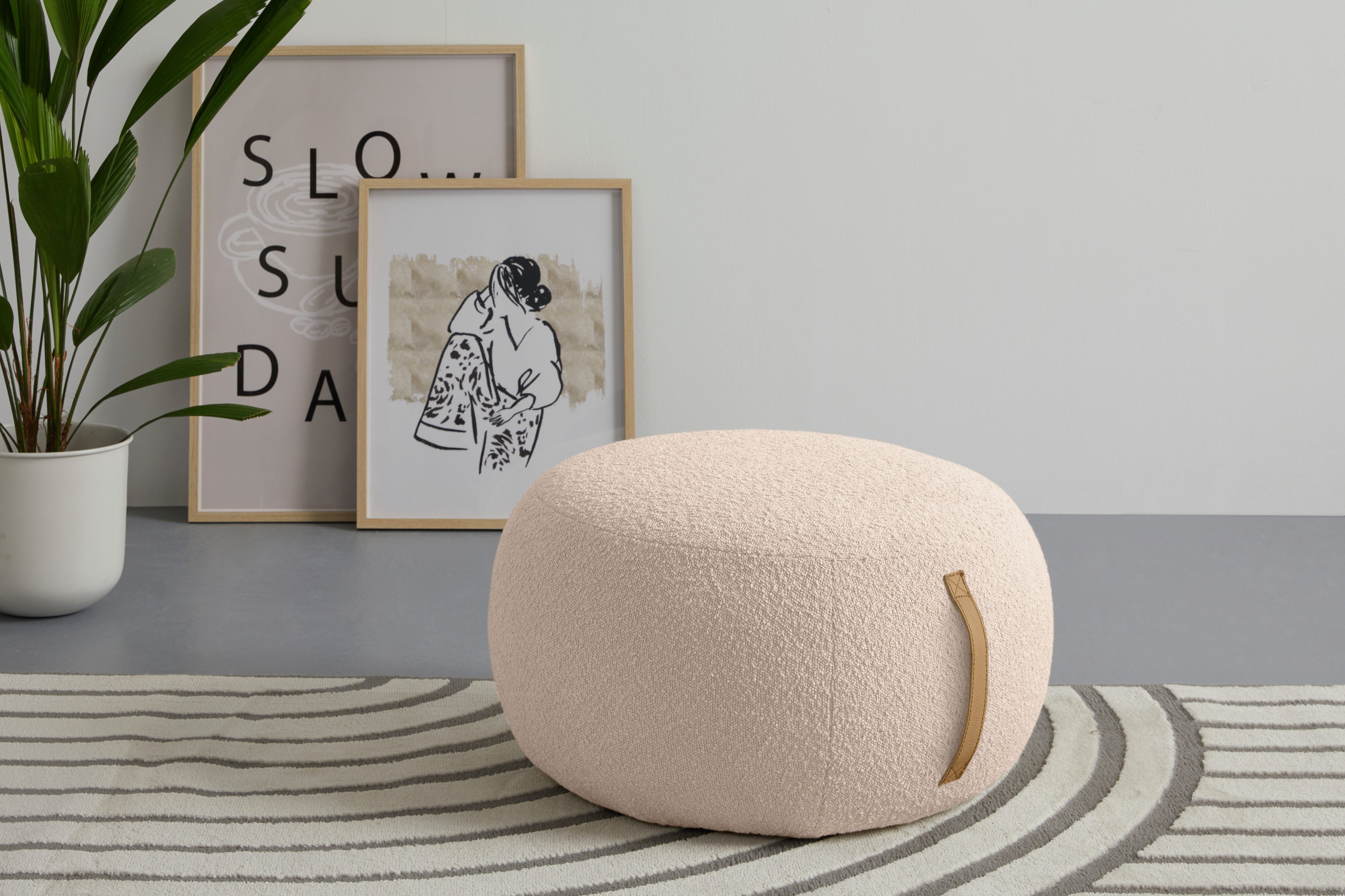s.Oliver Hocker Finnian, moderner Designhocker mit Lederriemen, softes Design, hochwertig, zum Wohlfühlen in Luxus-Microfaser/Struktur oder in Bouclé