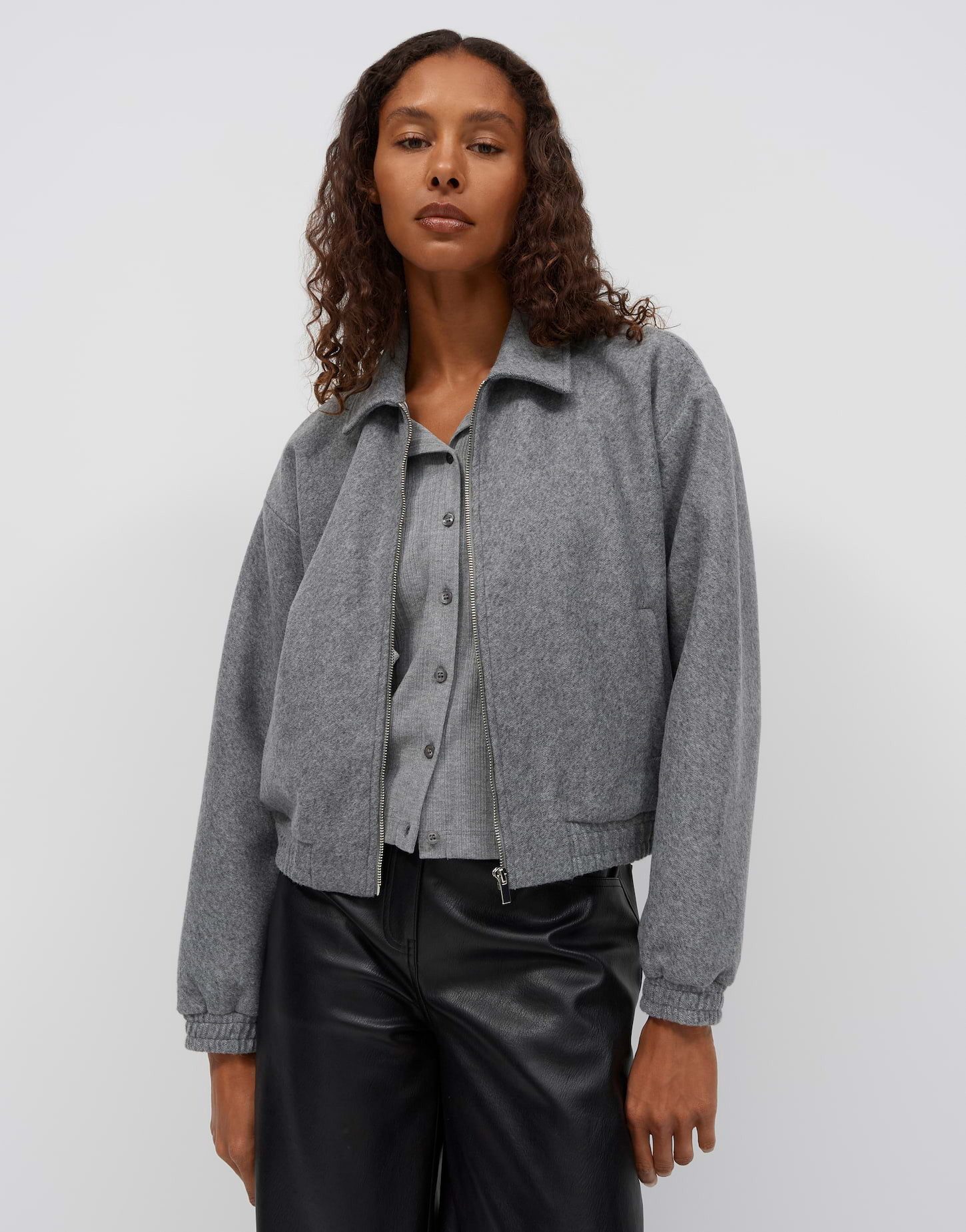 OPUS Sweatjacke Gerzi aus weicher Sweatware Verkürzte O-Form mit elastischen Abschlüssen und Paspeltaschen