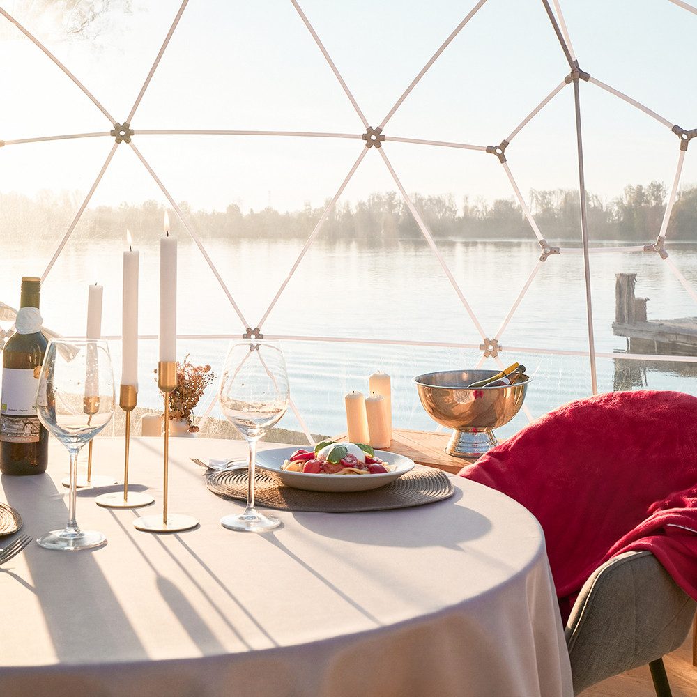 Jochen Schweizer Erlebnisgutschein Erlebnisdinner in der Bubble in Moosburg für 2, Jetzt erleben!