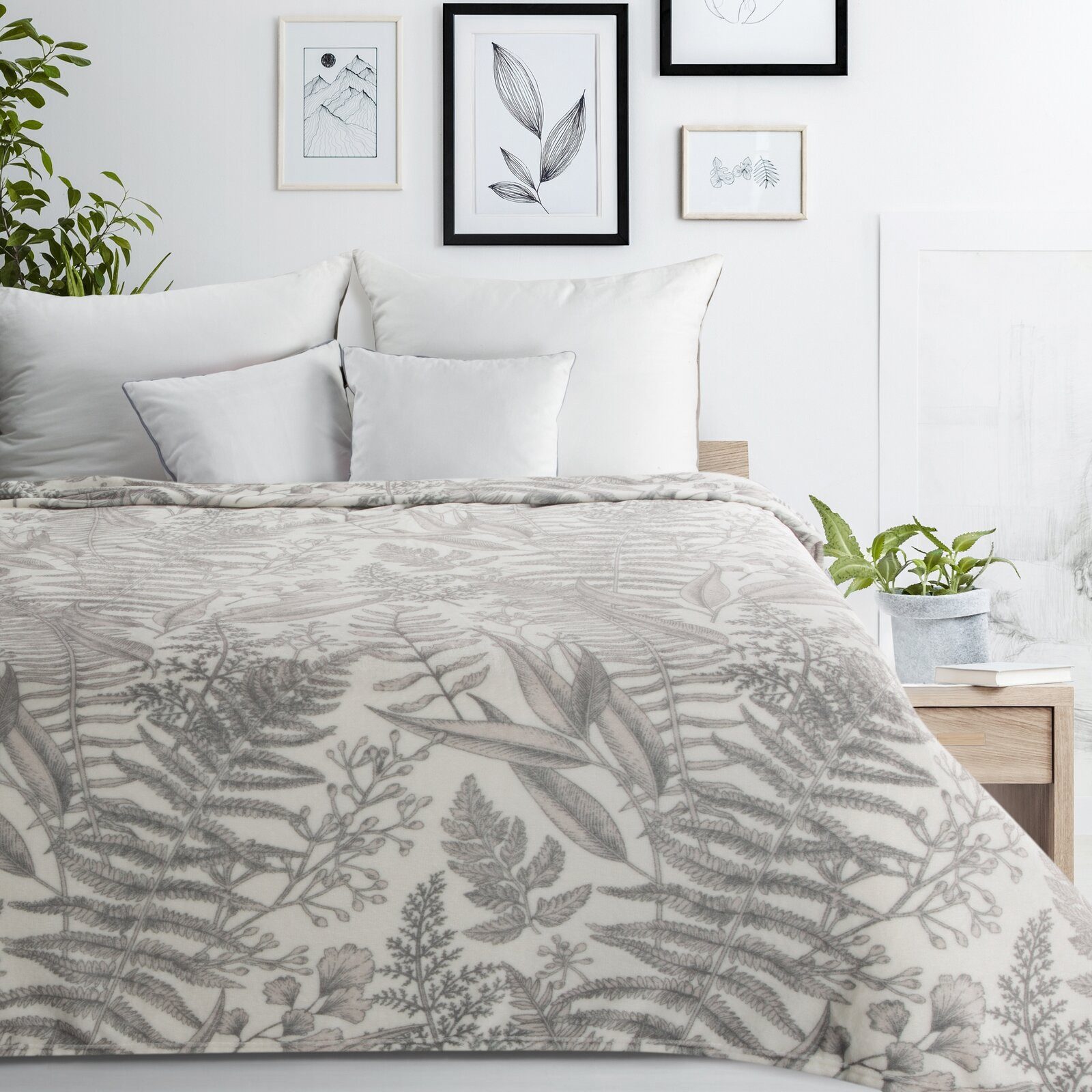 Wohndecke Spring, Eurofirany, Kuscheldecke Flanodecke mit Frühlings-Blumenmotiv 150 × 200 cm