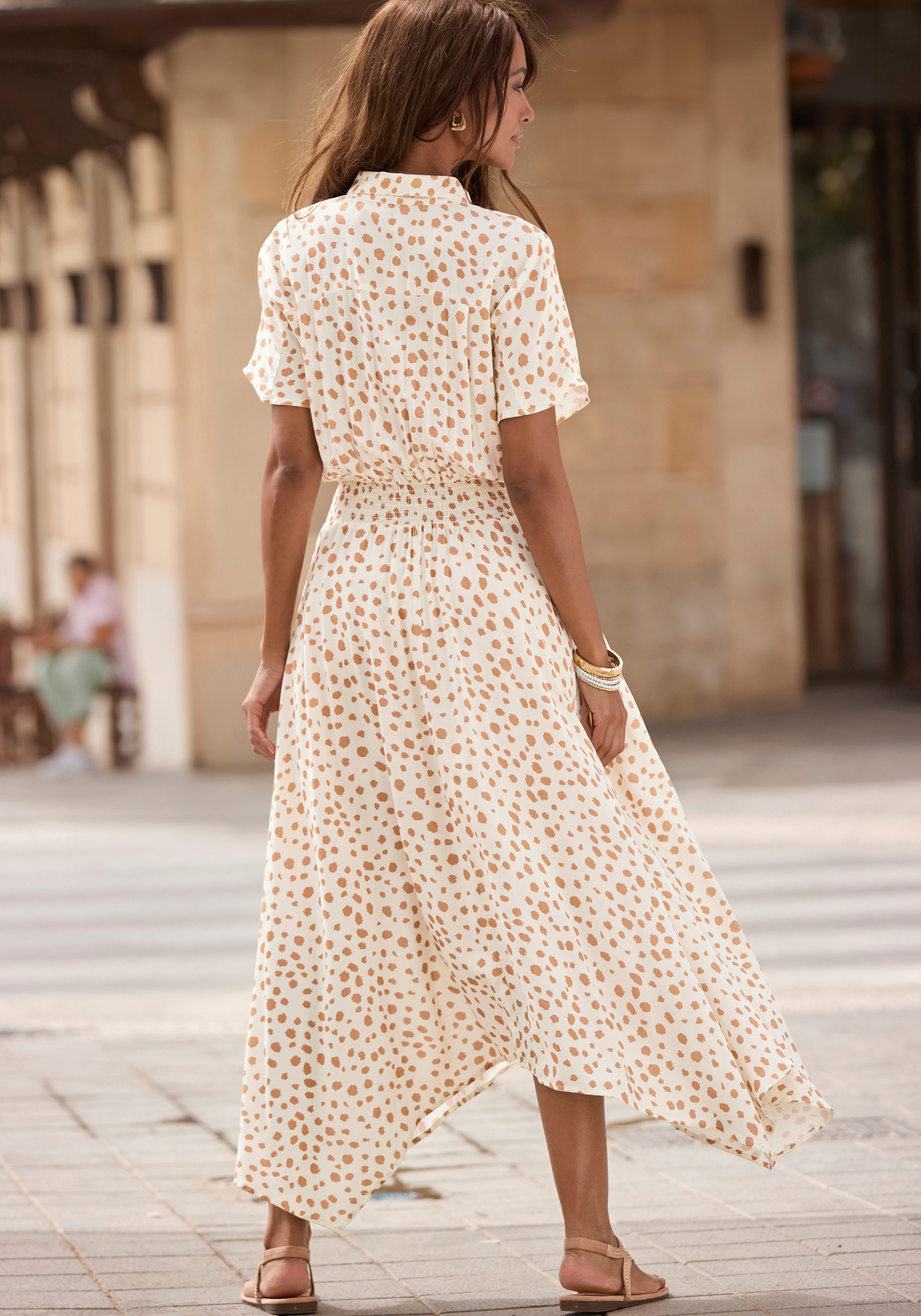 LASCANA Midikleid mit Punktedruck, asymmetrischer Saum