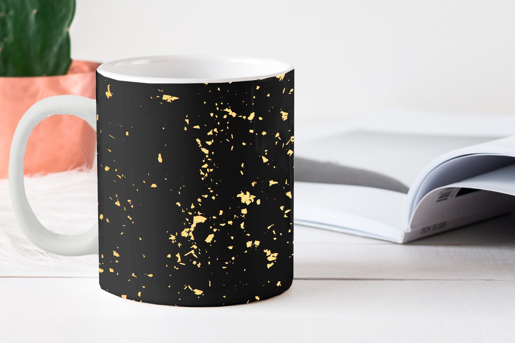 Teetasse, Becher, Hintergrund, Geschenk Goldene MuchoWow Teetasse, Flocken schwarzem Keramik, Kaffeetassen, auf Tasse