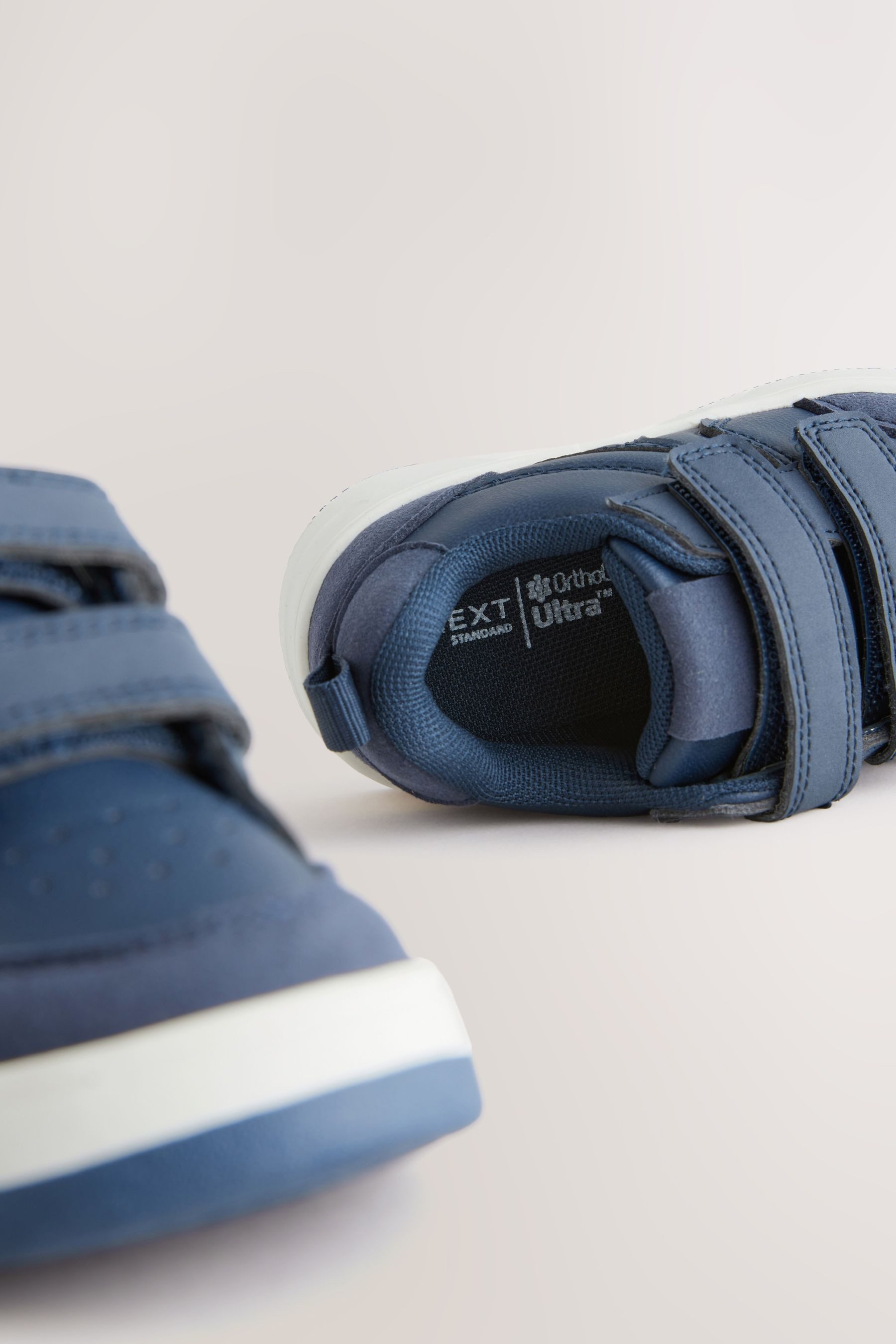 Next Sneaker mit doppeltem Klettverschluss - weit Sneaker (1-tlg)