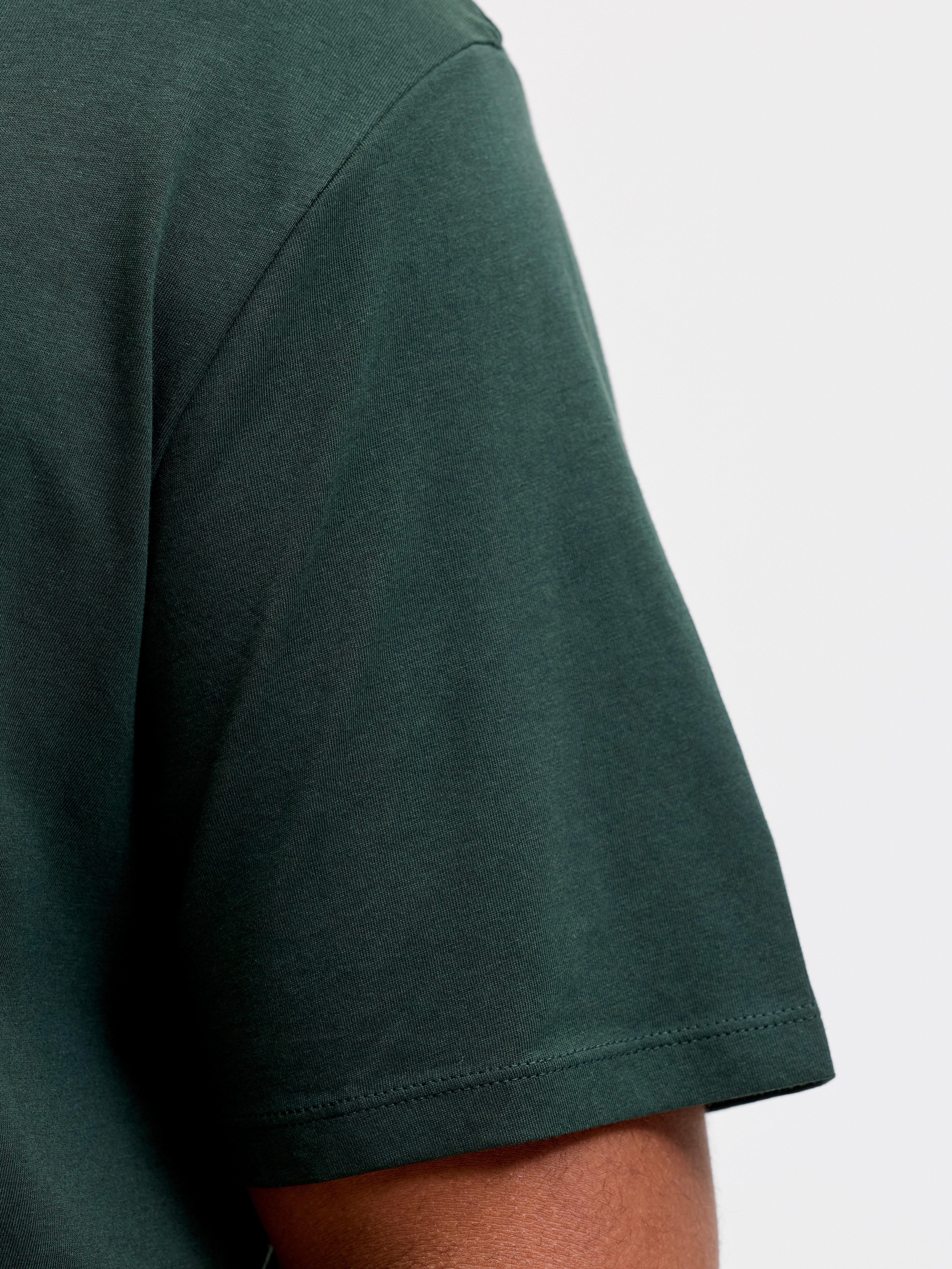 Jack & Jones PlusSize T-Shirt JJELOGO TEE SS O-NECK 2 COL AW26 SN PLS aus reiner Baumwolle, mit geradem Abschluss am Rumpf, in Plus Size