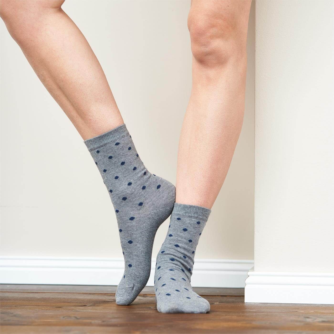 Uni-Ton BETTINA Dots passenden LIVING Einmal gepunktet, dezent Blue Night Socken CRAFTS im einmal