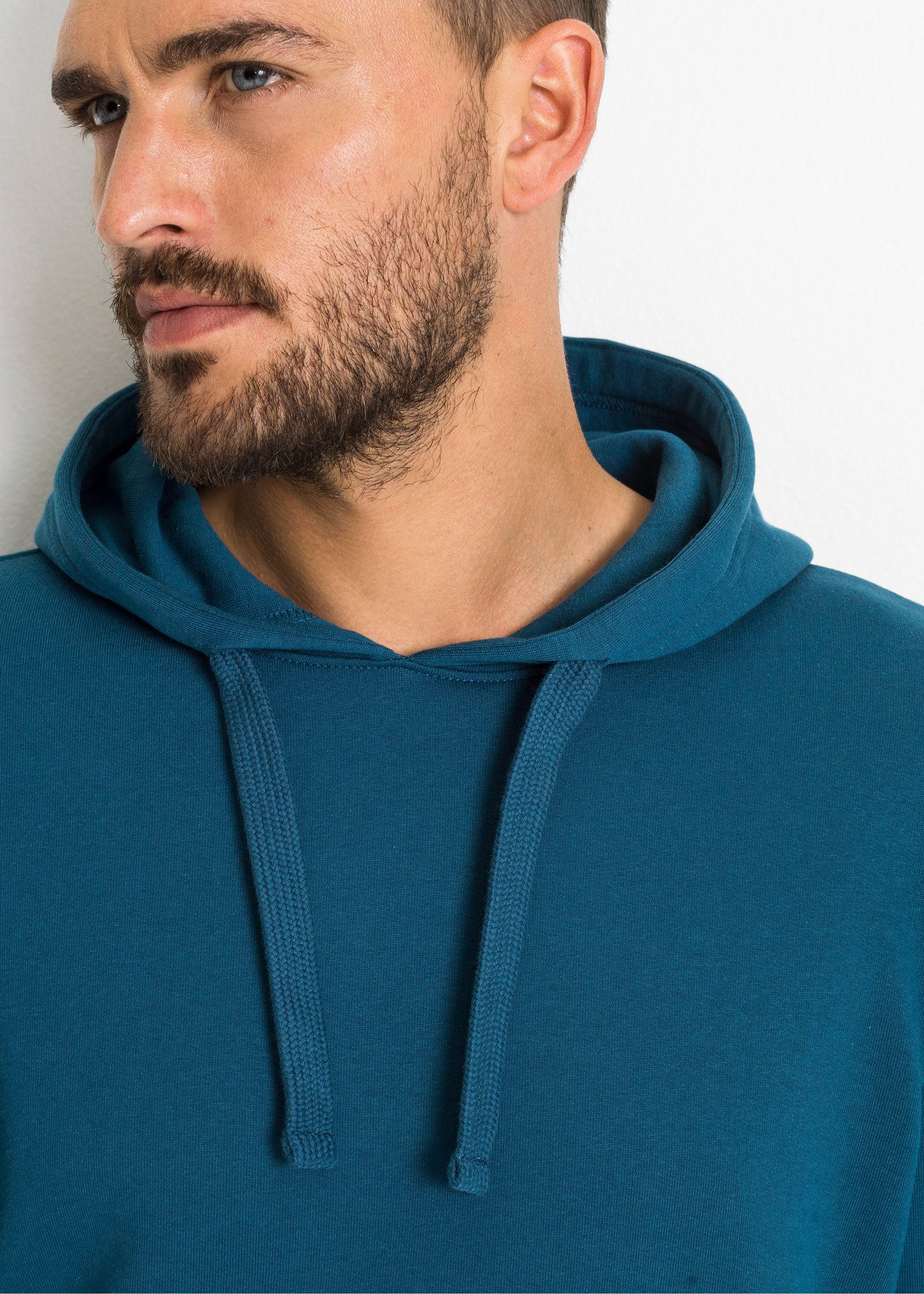 bonprix Hoodie mit Kängurutasche, in weicher Qualität – Bild 4 von 5