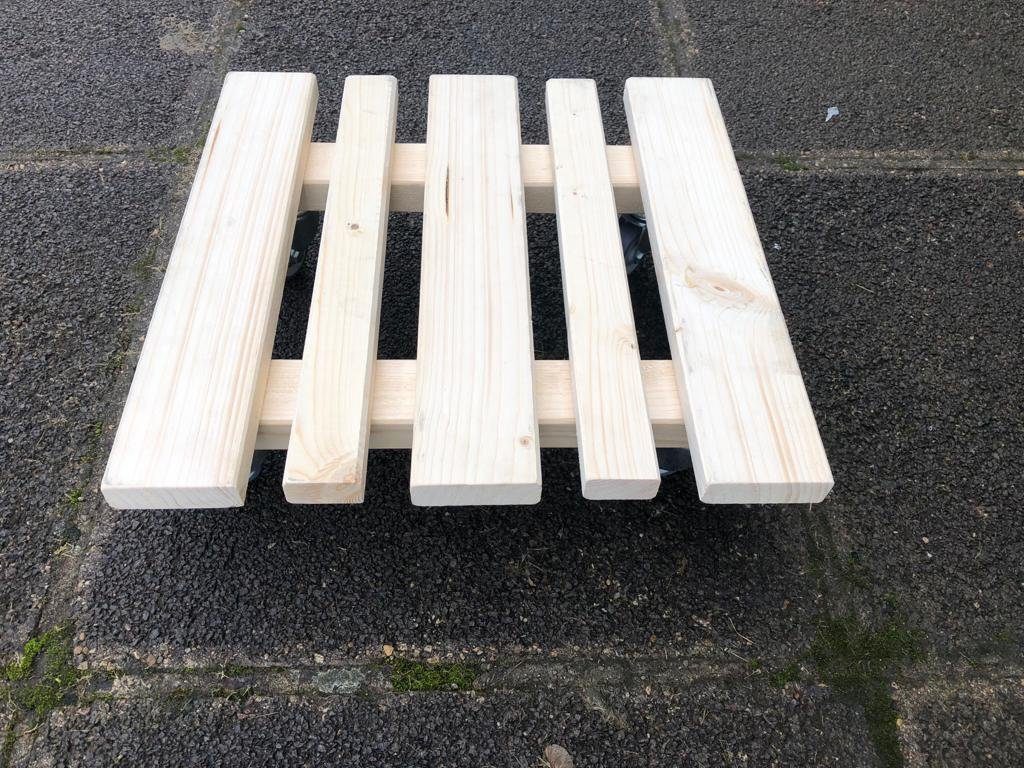 Schlögel Pflanzenroller Pflanzenroller Scandi-Design TNB200 Belastung bis 200kg Vollholzroller, gute Festigkeits- und Elastizitätseigenschaft