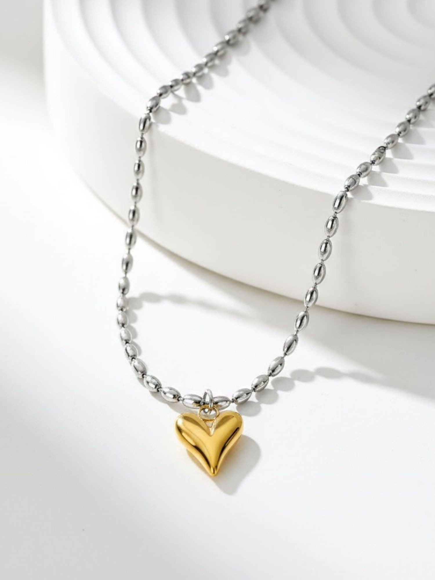 BS Schmuckdesign Kette mit Anhänger Halskette Damen Herzanhänger Bicolor Kugelkette Gold & Silber (inkl. Geschenkbox aus Dänemark), 18K vergoldet, hypoallergen  – Bild 3 von 5