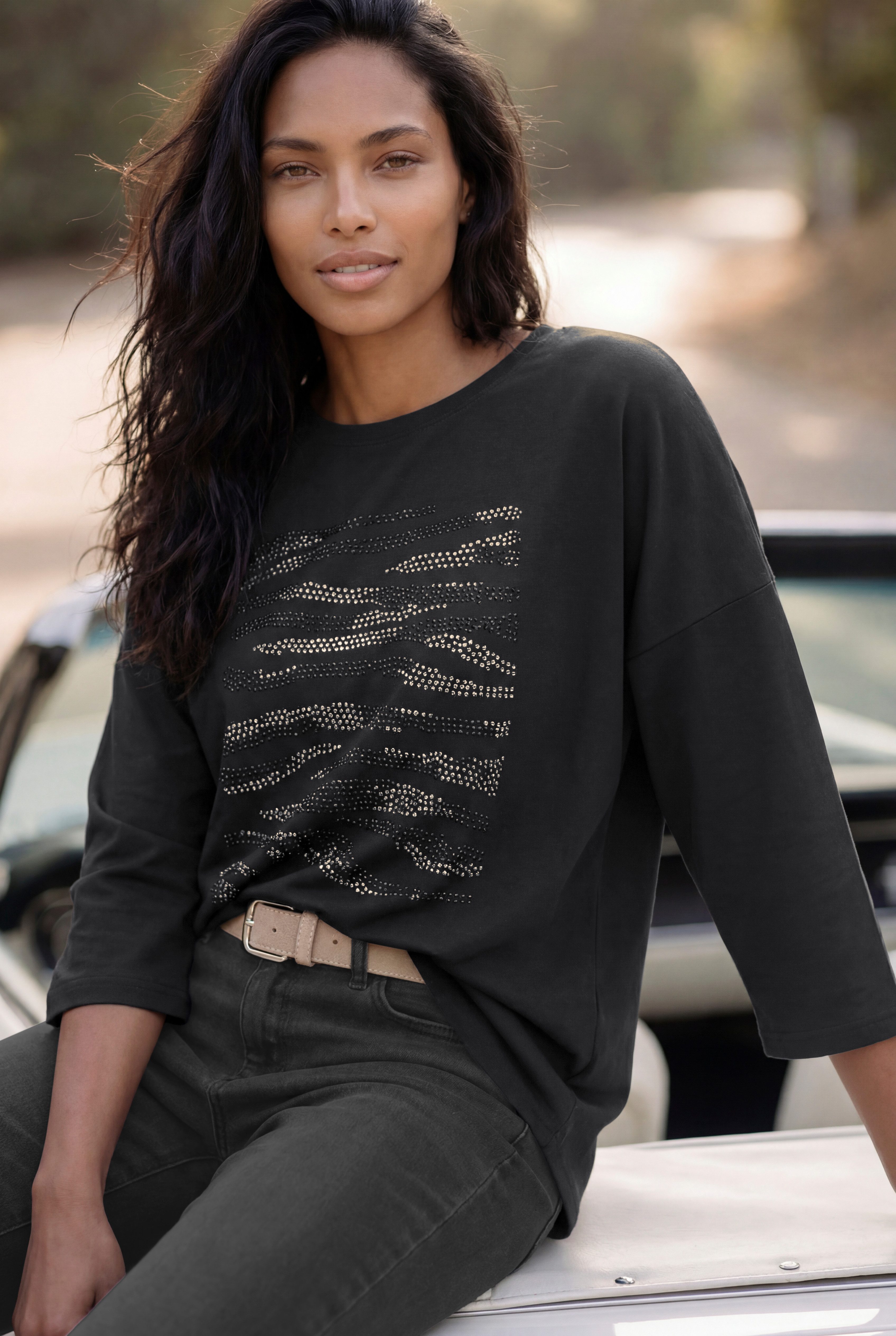 LASCANA 3/4-Arm-Shirt mit Strass-Dessin aus sommerlicher French Terry-Qualität aus Viskose