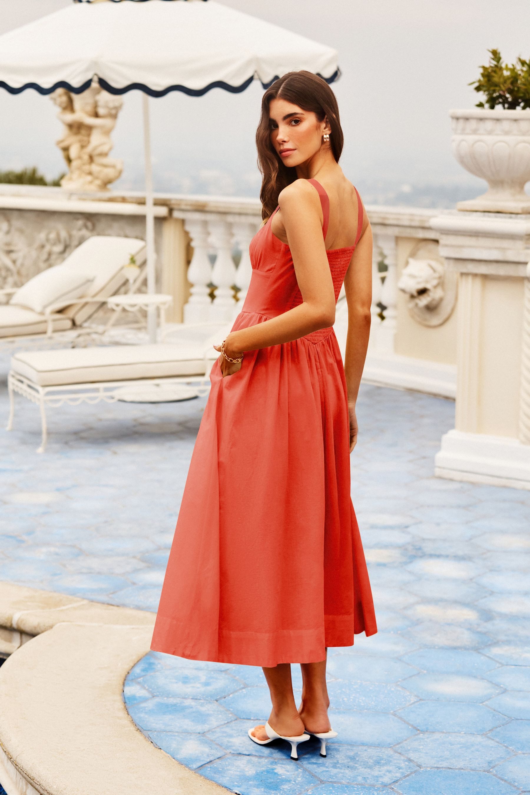 LIPSY Midikleid Lipsy Tailliertes Trägerkleid Midi-Länge, Regular (1-tlg)