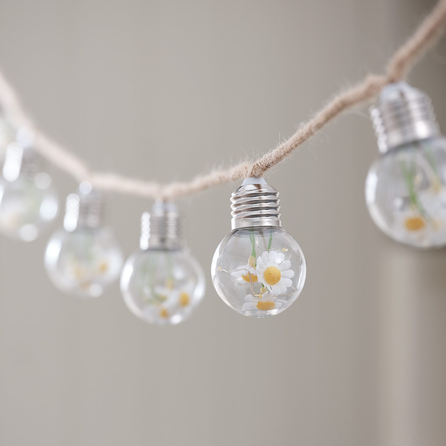 Lights4fun LED-Lichterkette 10er batteriebetriebene LED-Lichterkette mit Blumen in warmweißen Glüh
