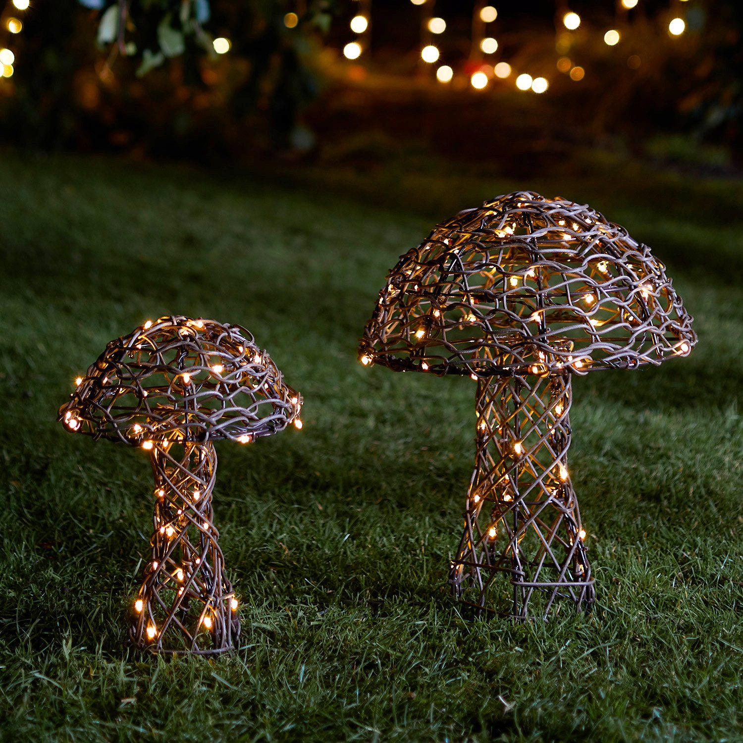 Lights4fun LED Dekofigur LED Pilz Deko aus Rattan, LED fest integriert
