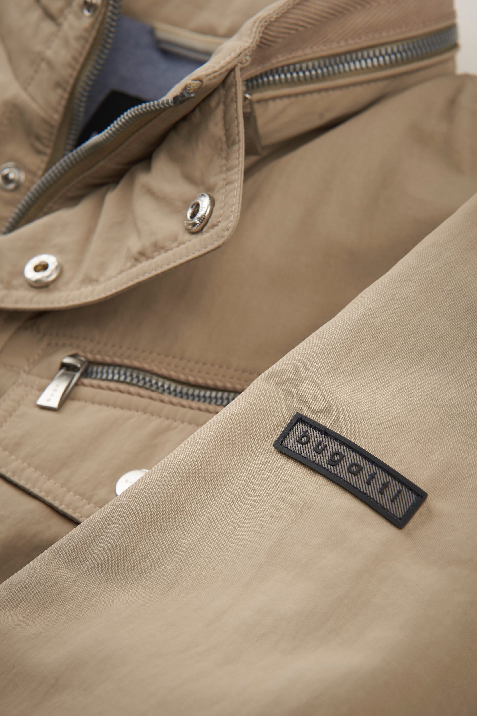 bugatti Kurzjacke mit einrollbarer Kapuze