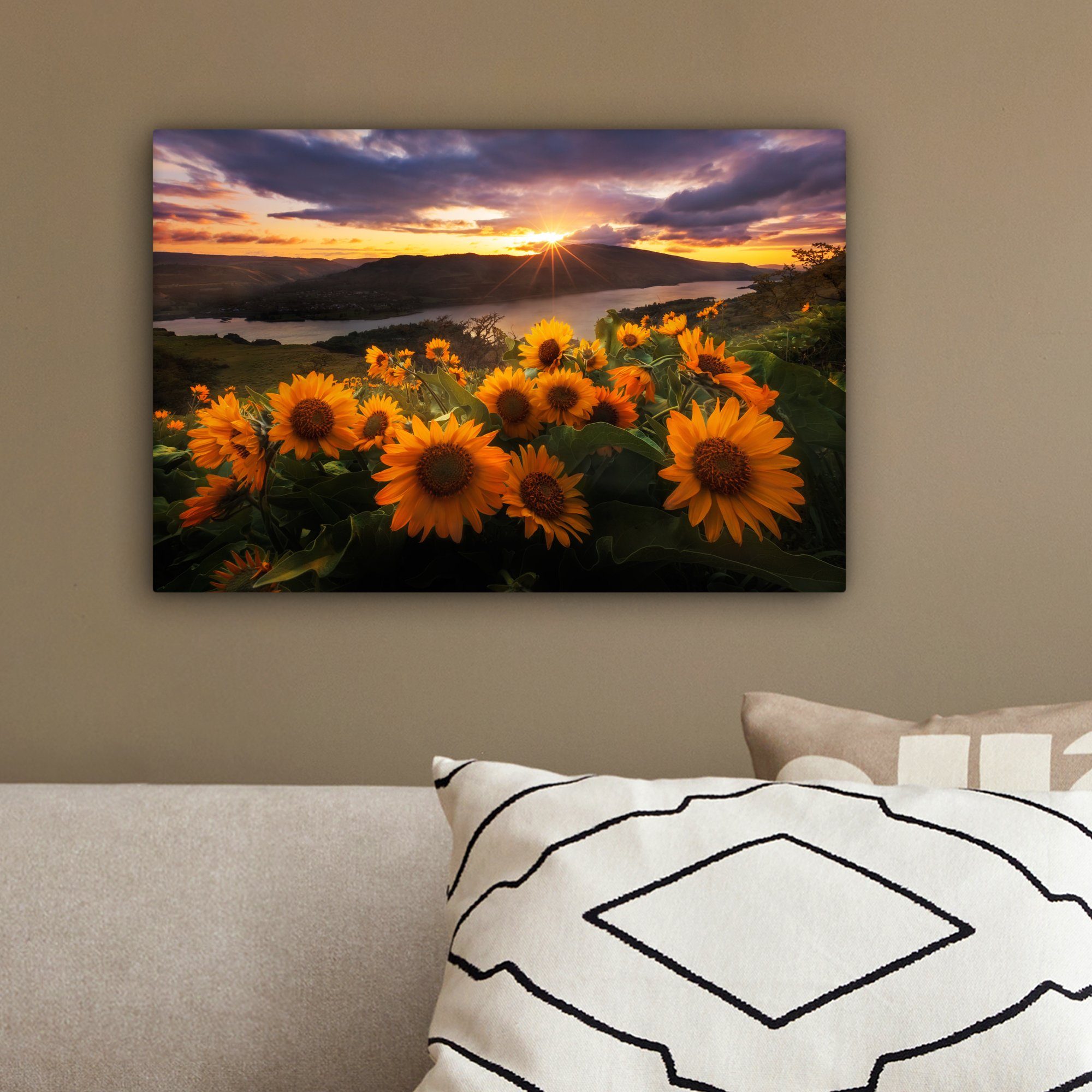 OneMillionCanvasses® Leinwandbild Sonnenblumenfeld in 30x20 Wandbild Leinwandbilder, St), (1 Bergen, cm Aufhängefertig, den Wanddeko