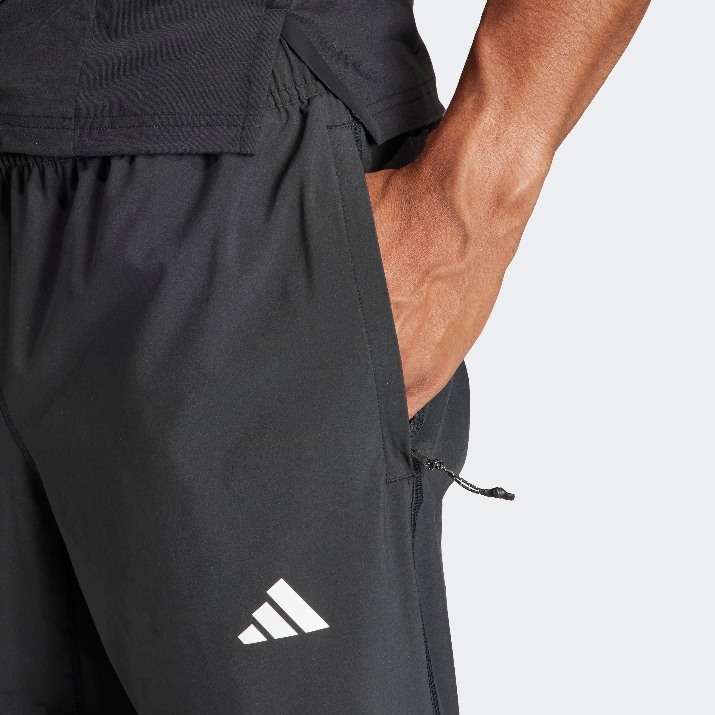 adidas Performance Sporthose TRAIN ESSENTIALS TRAINING WOVEN (1-tlg)