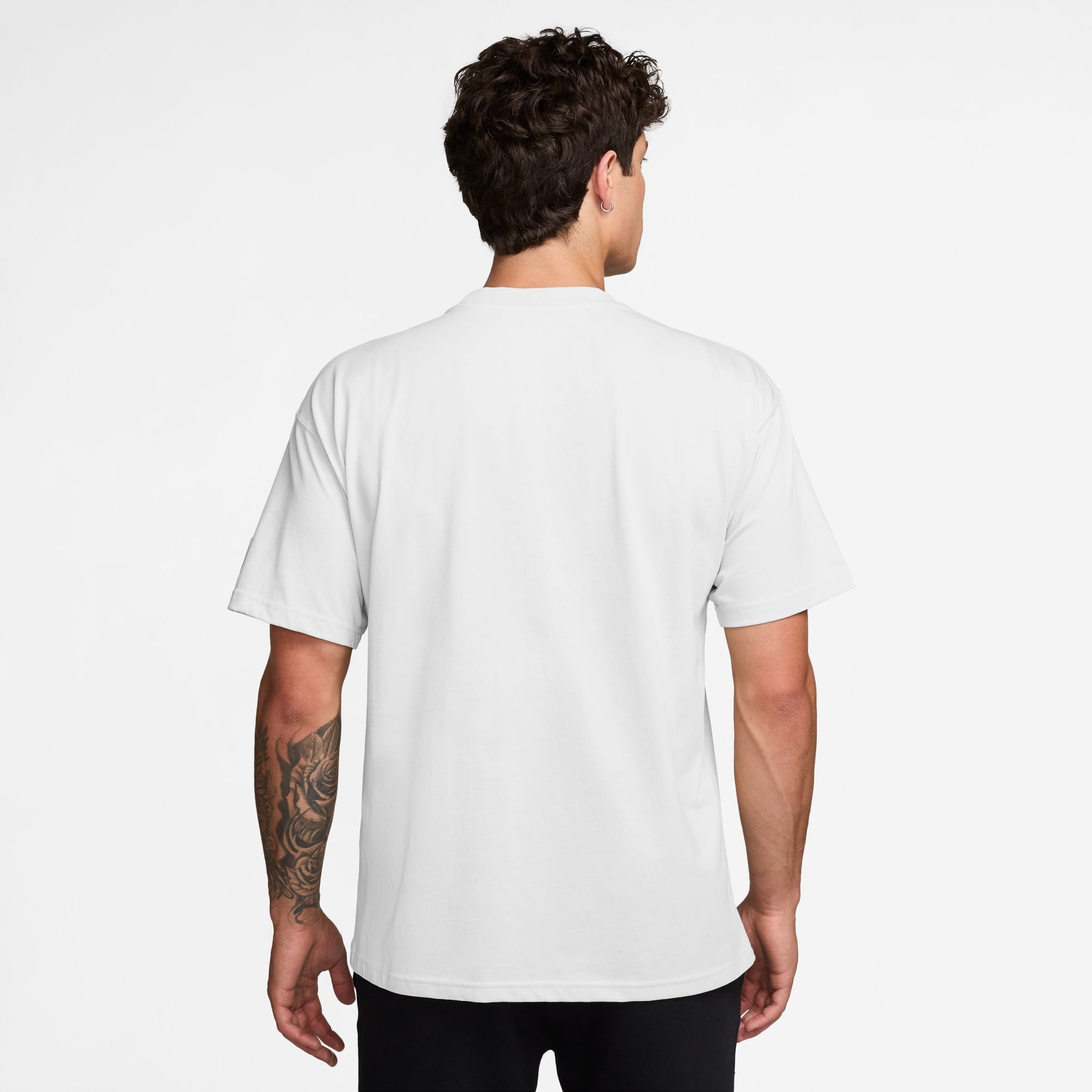 Nike T-Shirt U NSW TEE LSE AIR sportlicher Schnitt, für Freizeit und Sport