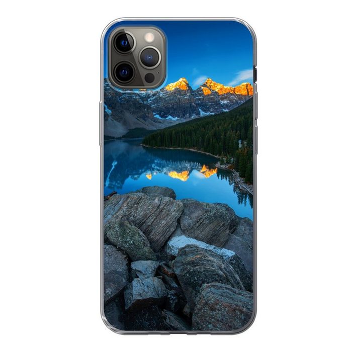 MuchoWow Handyhülle Sonnenaufgang mit einer Spiegelung der Berge am Moraine Lake in Kanada Handyhülle Apple iPhone 13 Pro Max Smartphone-Bumper Print Handy