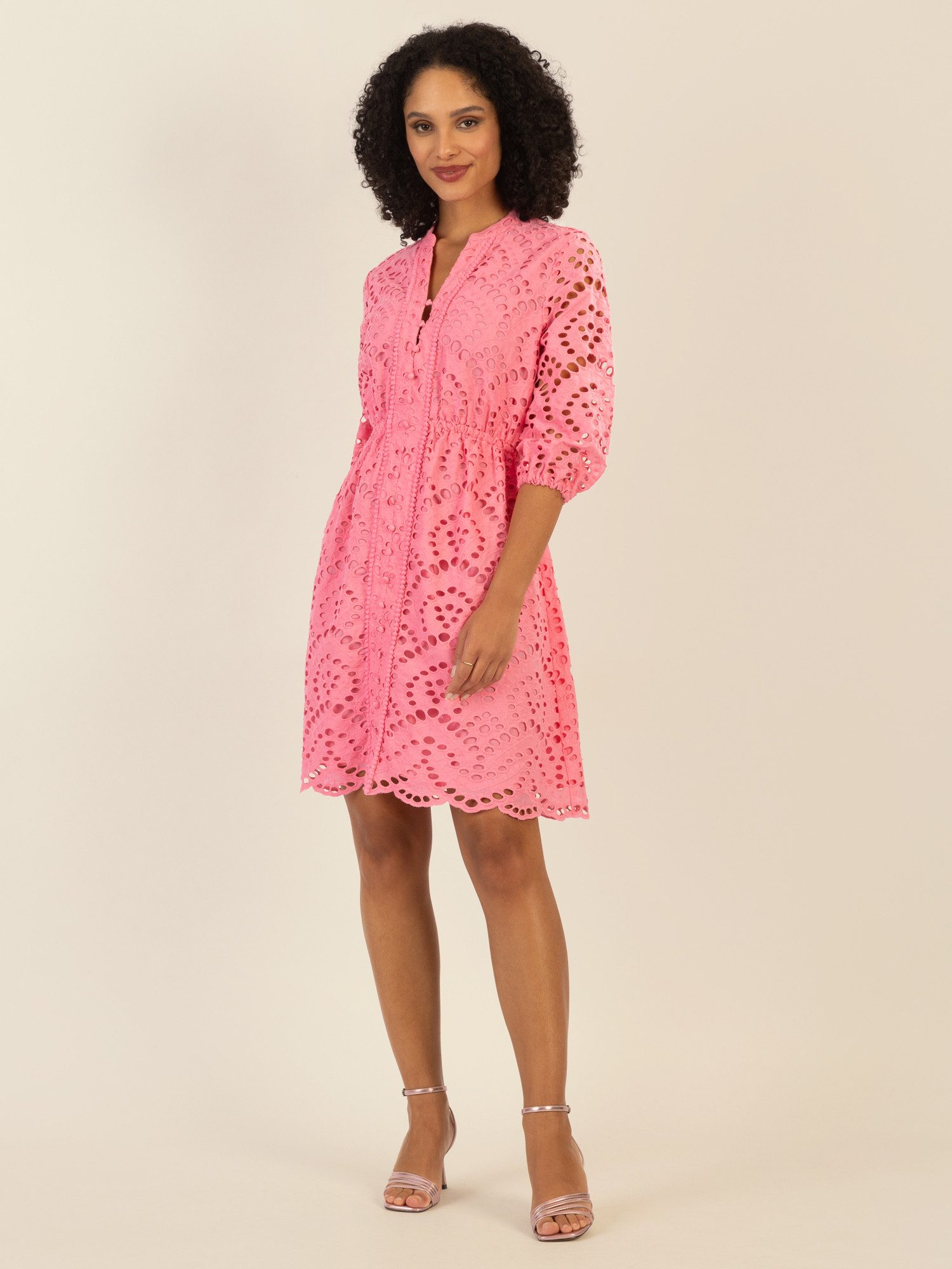 mint & mia Spitzenkleid mit Lochspite günstig online kaufen