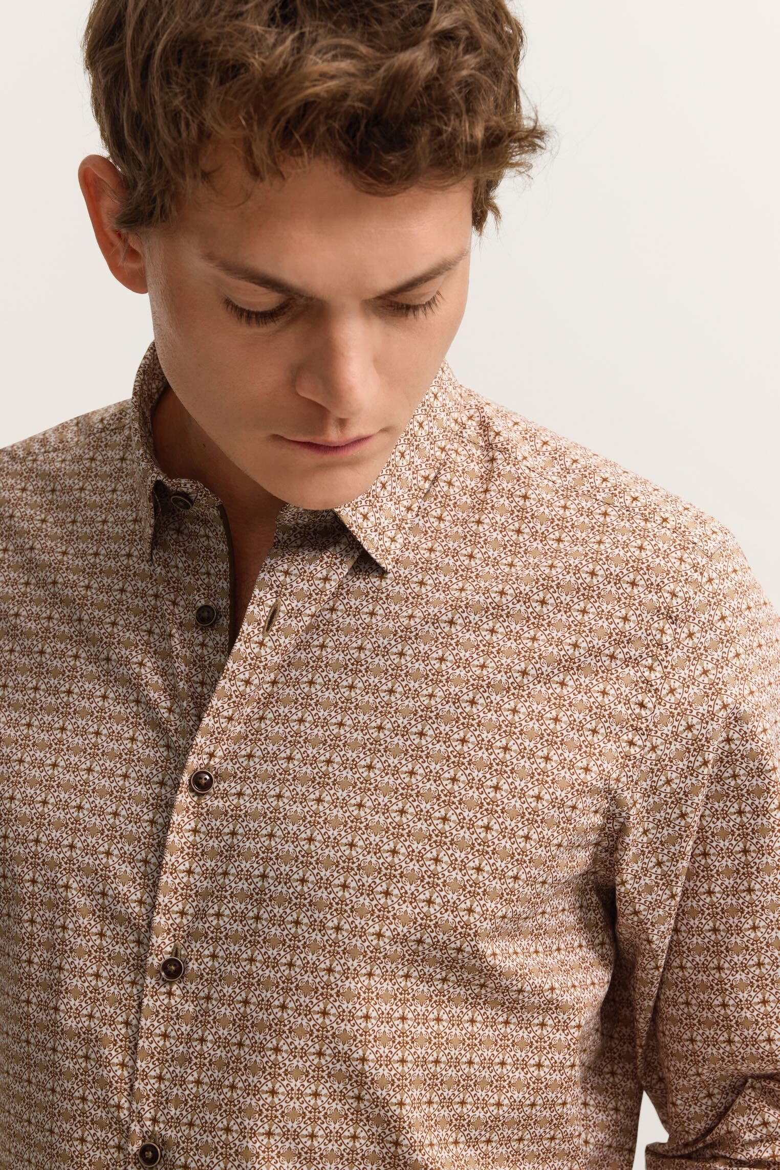 bugatti Langarmhemd Modern Fit mit Under-Button-Down Kragen