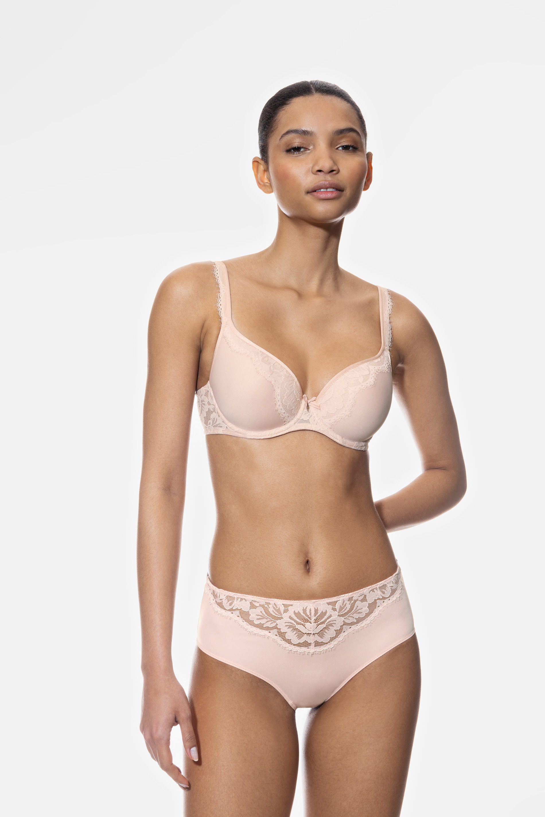 Mey Bügel-BH Damen Serie Amazing Uni (1-tlg., 1) 3D-Cups, atmungsaktiv, mit Bügel, Spitze, verstellbare Träger