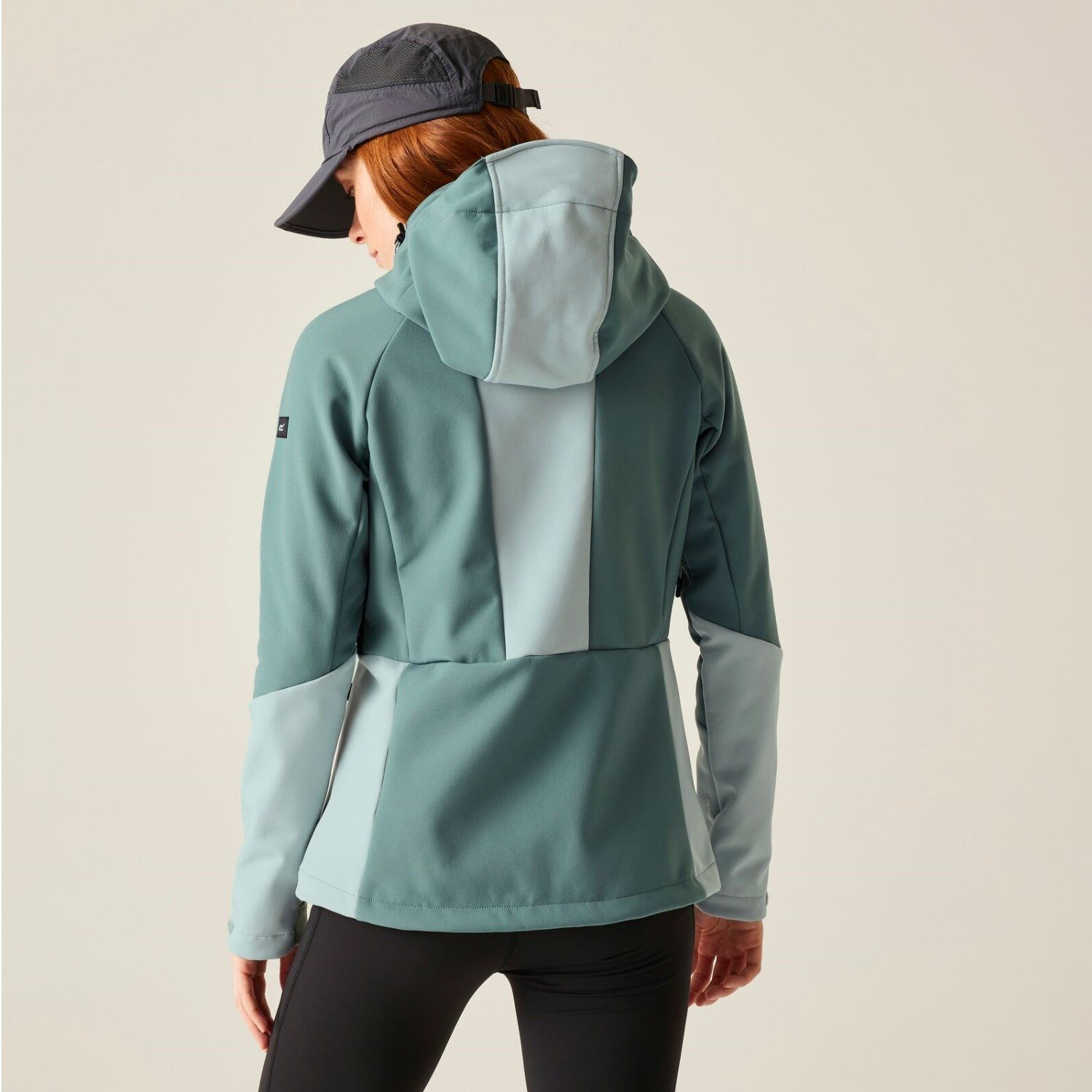 Regatta Softshelljacke Desoto mit Kapuze und Unterarmbelüftung günstig online kaufen