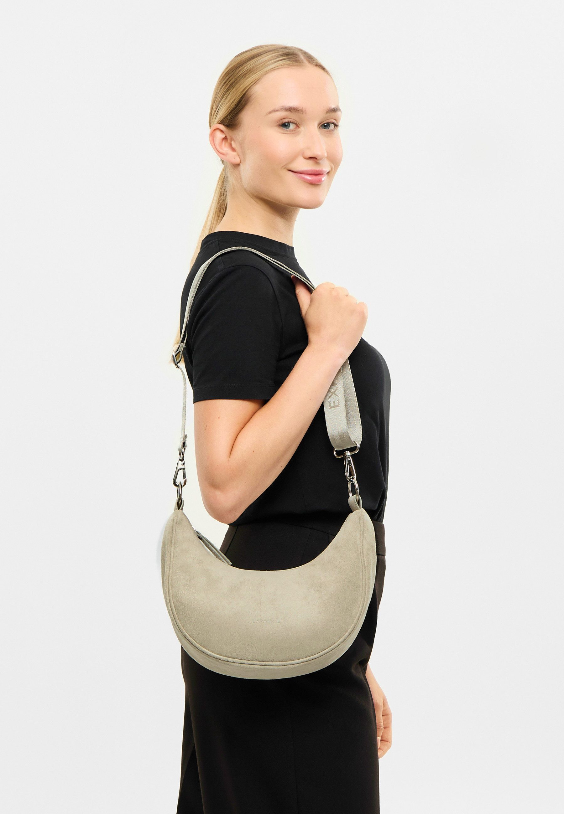 Expatrié Umhängetasche Lea Small Suede Half Moon Bag, Elegante Crossbody Bag in Halbmond Form