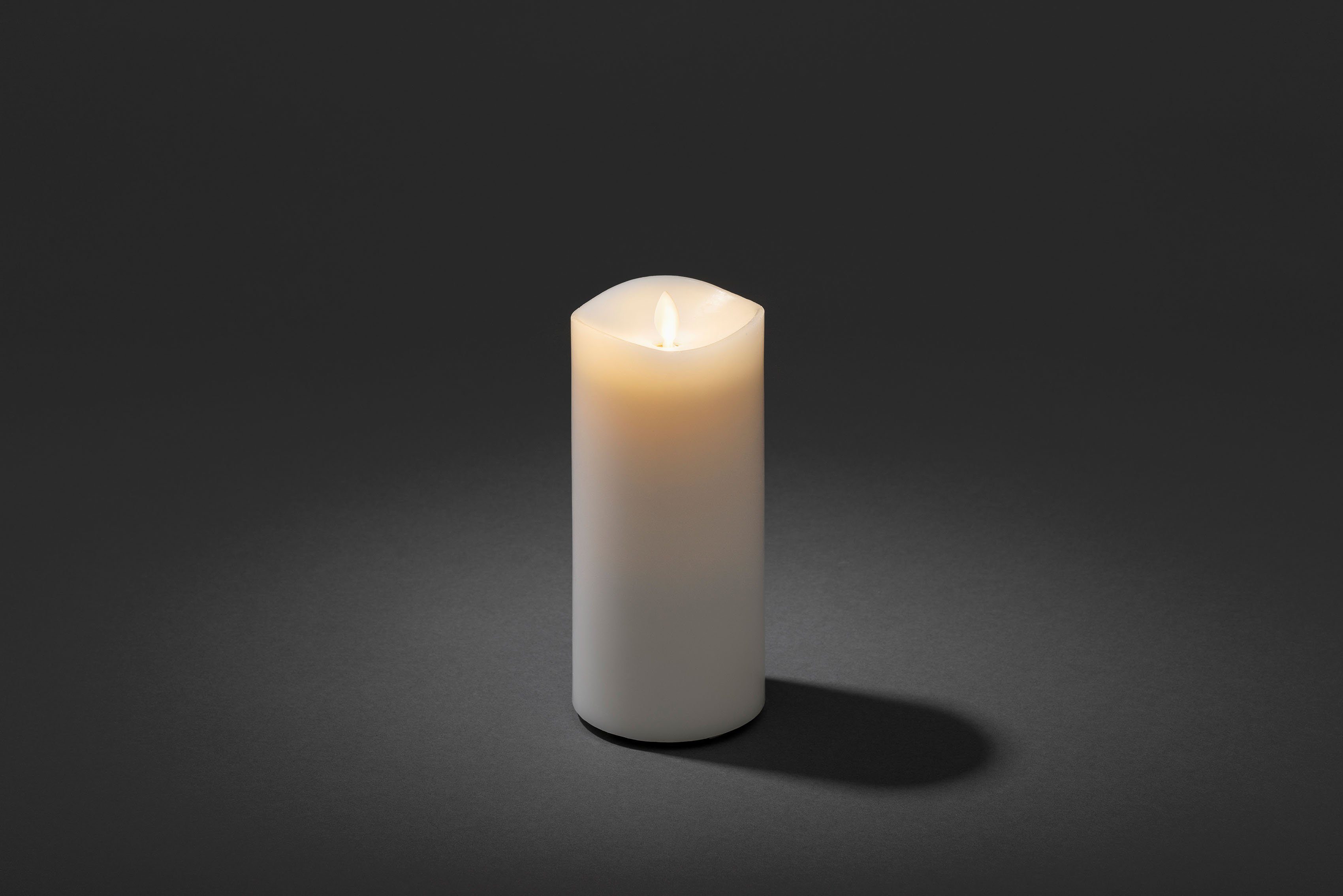 LED-Kerze Duftkerze, KONSTSMIDE cm Höhe: cm, 9 weiß, 18 mit flackernd, Lavendel-Duftpad,Ø (1-tlg),
