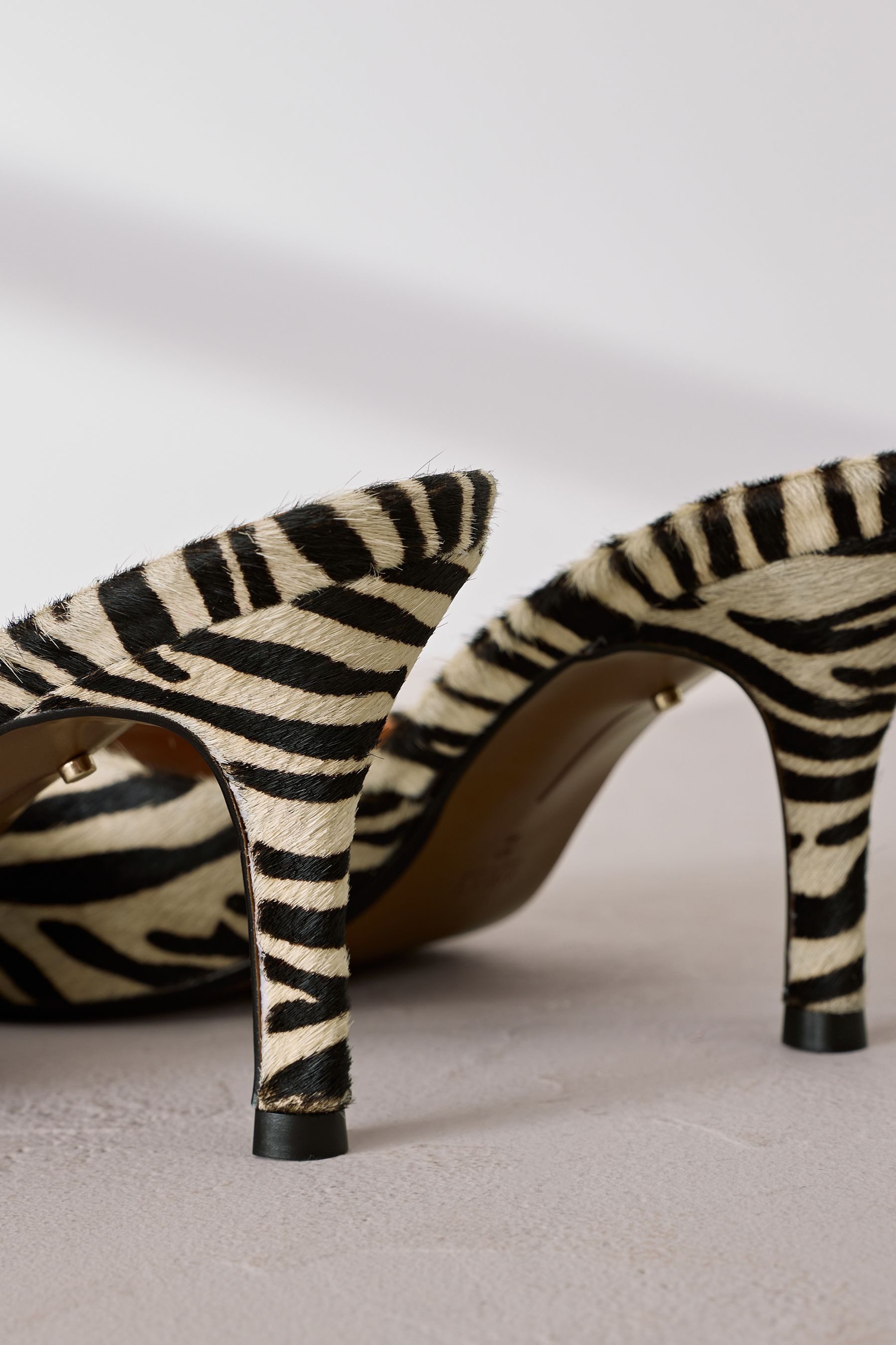Next Zehenfreie Signature Pantoletten, Veloursleder Pantolette günstig online kaufen