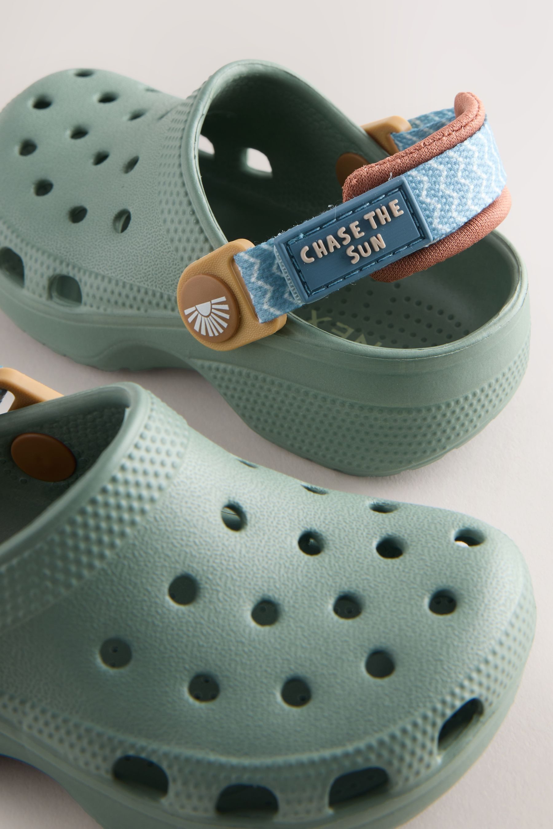 Next Clogs mit Riemchen und Streifen Clog (1-tlg)