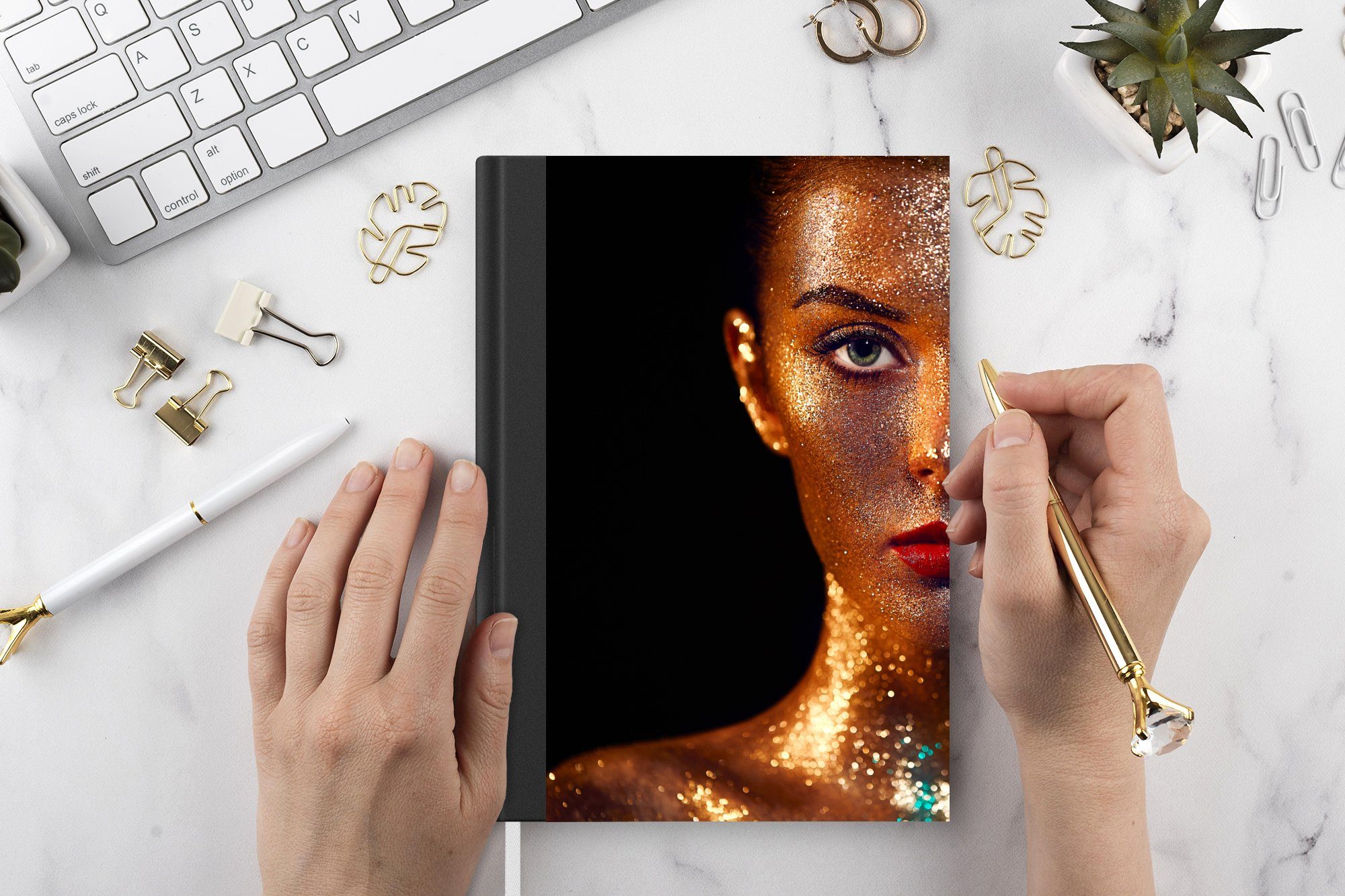 MuchoWow Notizbuch Make-up - Gold - Frau - Luxus - Glitzer - Kunst, Notebook, Notizblock a5, Tagebuch, Journal Liniert