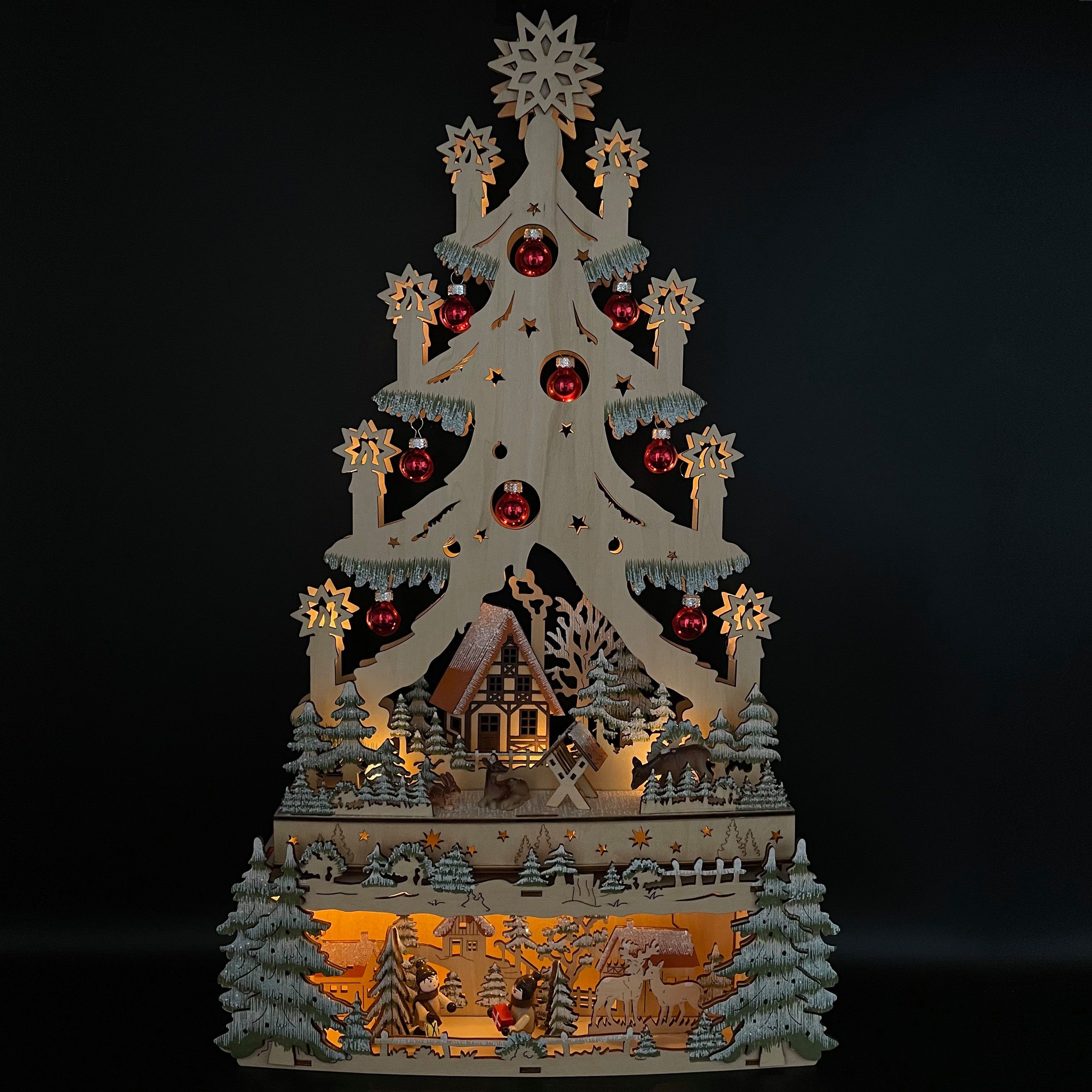 Online-Fuchs LED Dekoobjekt als Weihnachtsbaum aus Holz mit Winterdorf ROT  LED-Beleuchtung Timer, LED fest integriert, Schwibbogen, Dorfszene, Kugeln,  warmweiß, 2-tlg. Baum mit Sockel, 29 cm breit 56 cm hoch, Tannenbaum