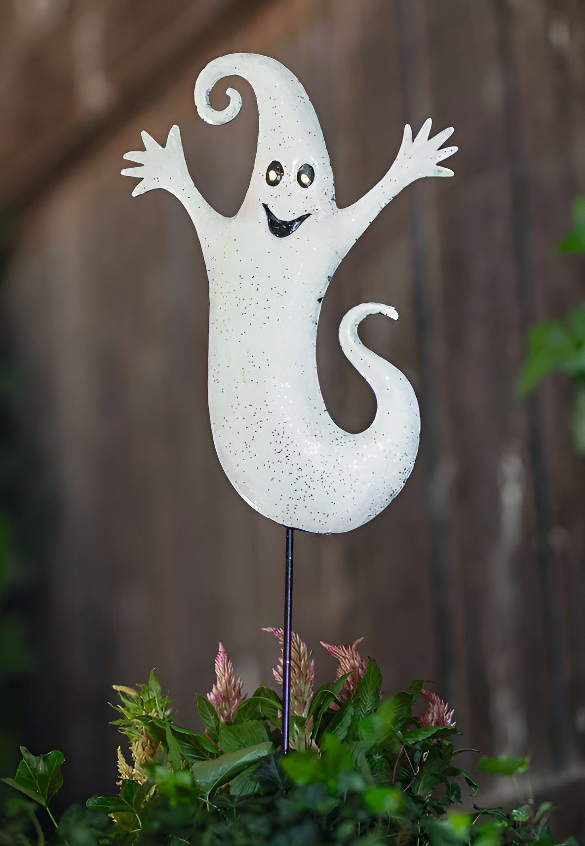 Dekoleidenschaft Gartenstecker "Gespenst" mit LED Beleuchtung Metall Outdoor Halloweendeko Gartendeko Blumenstecker für Draußen, leuchtender Halloween Geist, Gartenfigur