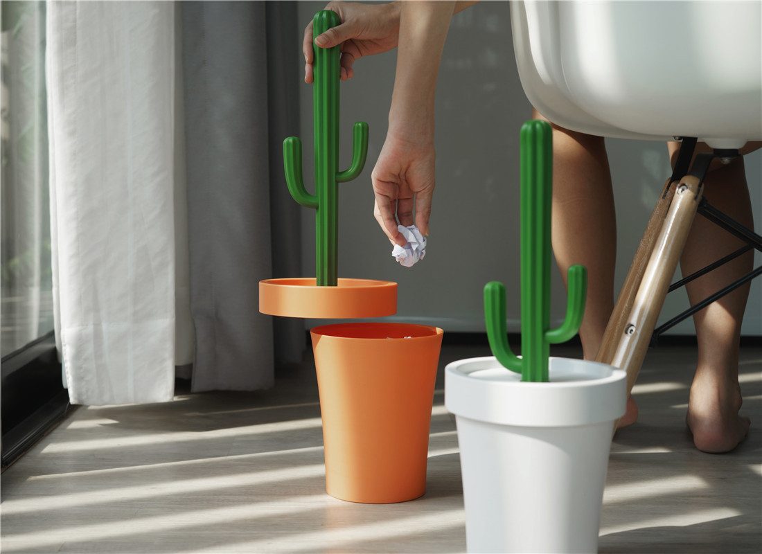 Qualy Design Mülleimer Cactrash Orange-Grün Kaktus-Form Abfall Behälter Papiereimer, Kunststoff, ca. Ø 16 x 52 cm (max), für ca. 4L