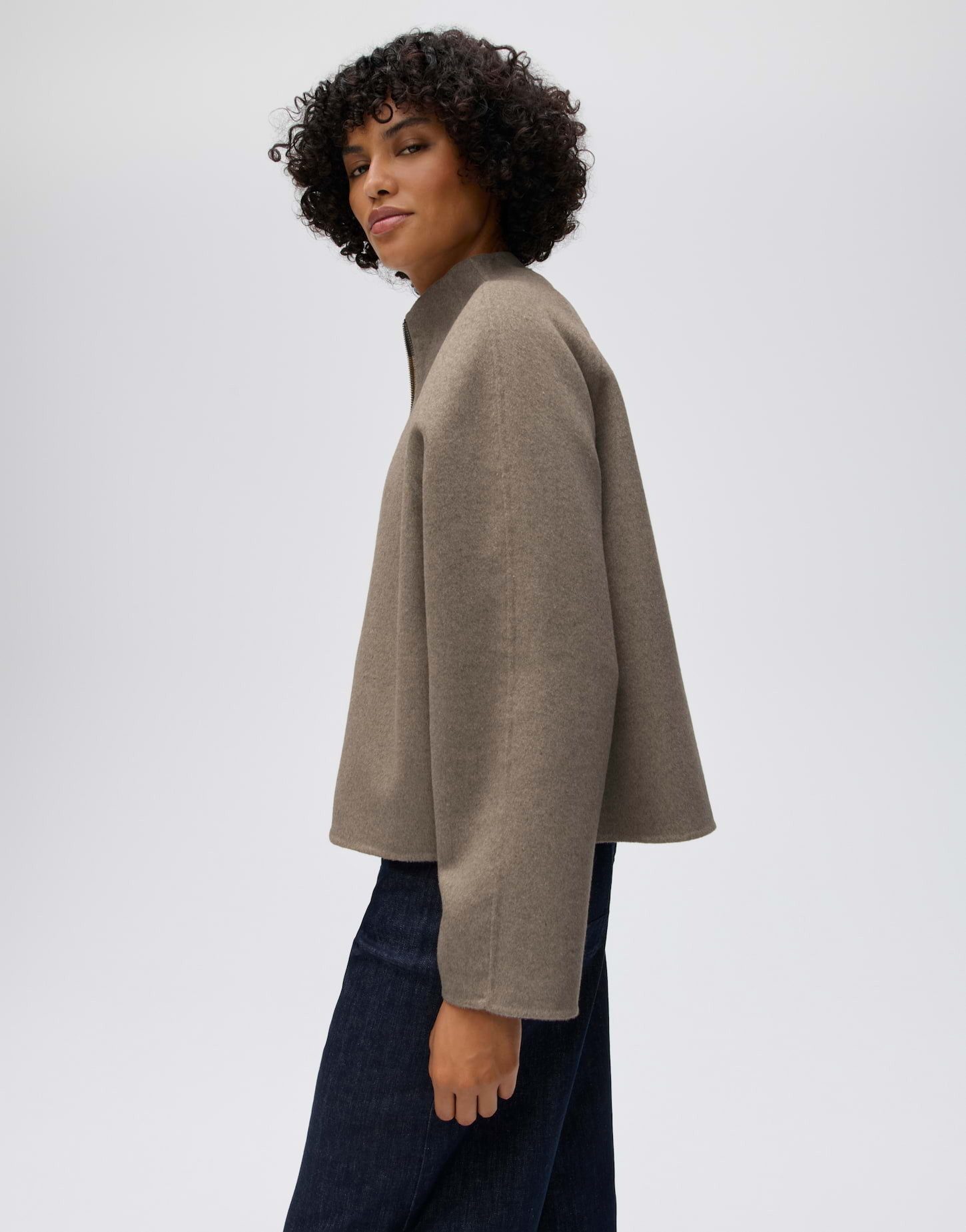 OPUS Wolljacke Helisu aus pflegeleichtem Material Gerader Schnitt mit Raglanärmeln und Zwei-Wege-Zipper – Bild 5 von 5