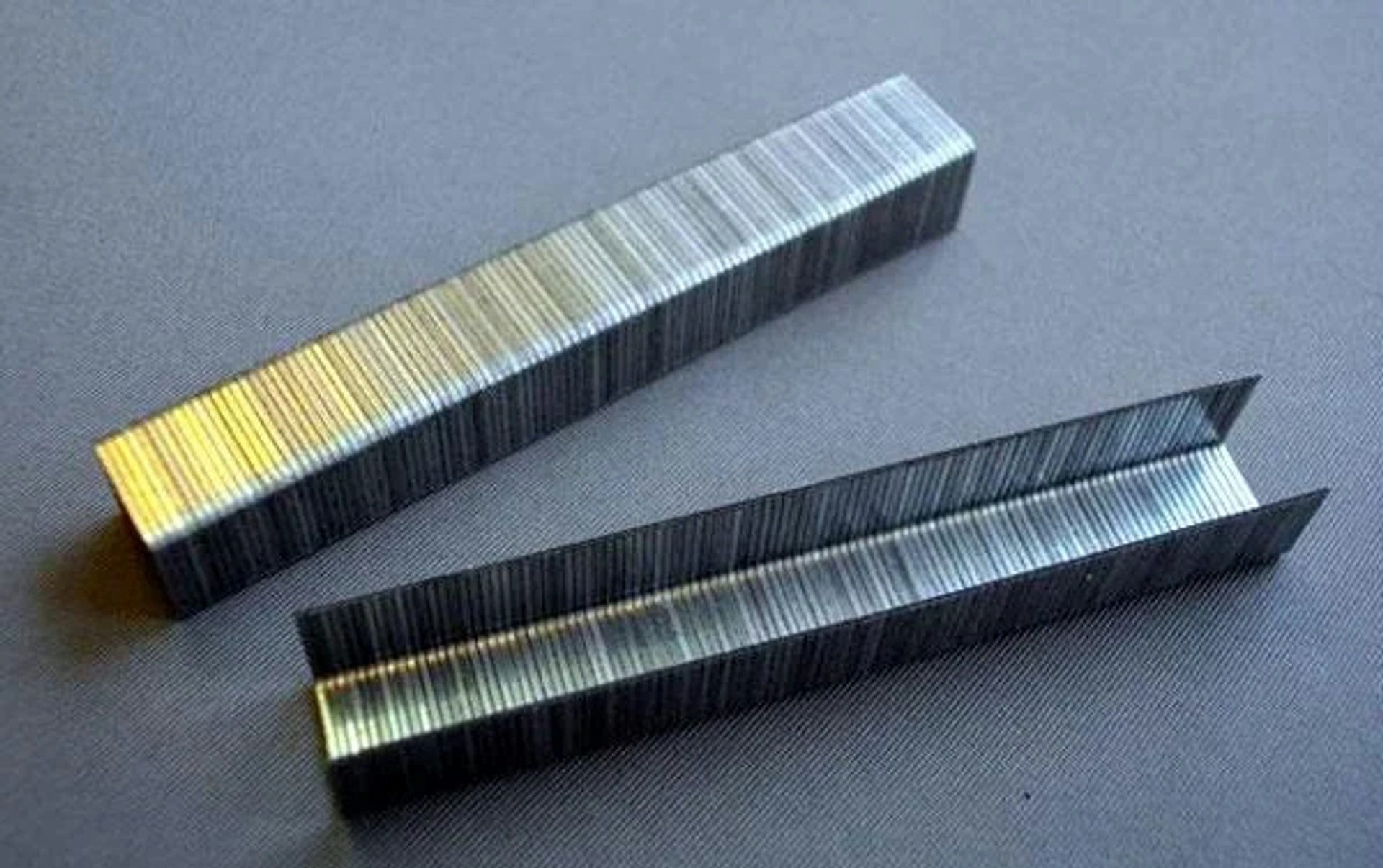 Westfalia Werkzeug Seilklammern 6 mm Feindraht Tacker Klammern, 1.000 Stück, Stärke 0,7 mm